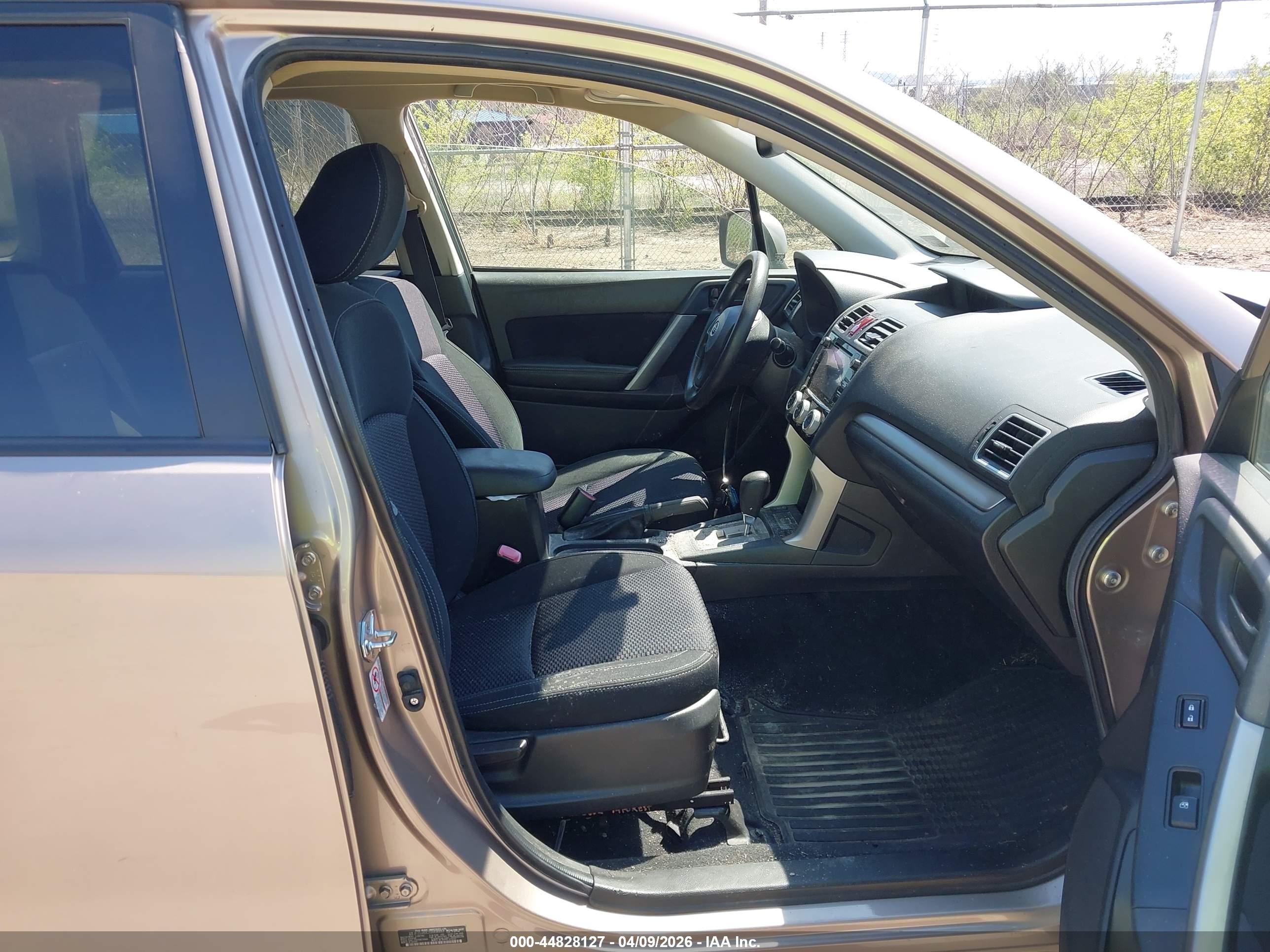 SUBARU FORESTER image 5