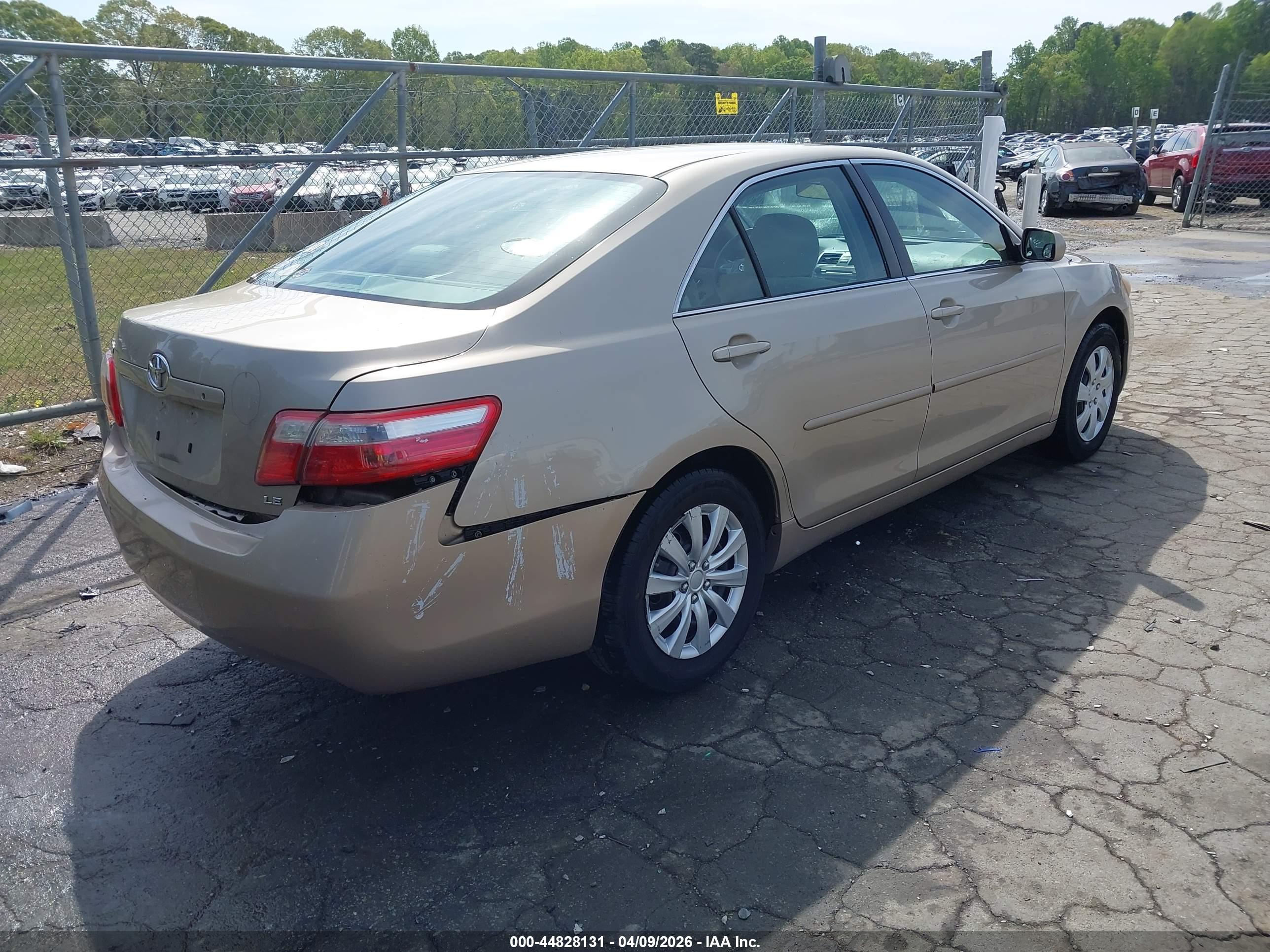 TOYOTA CAMRY image 4