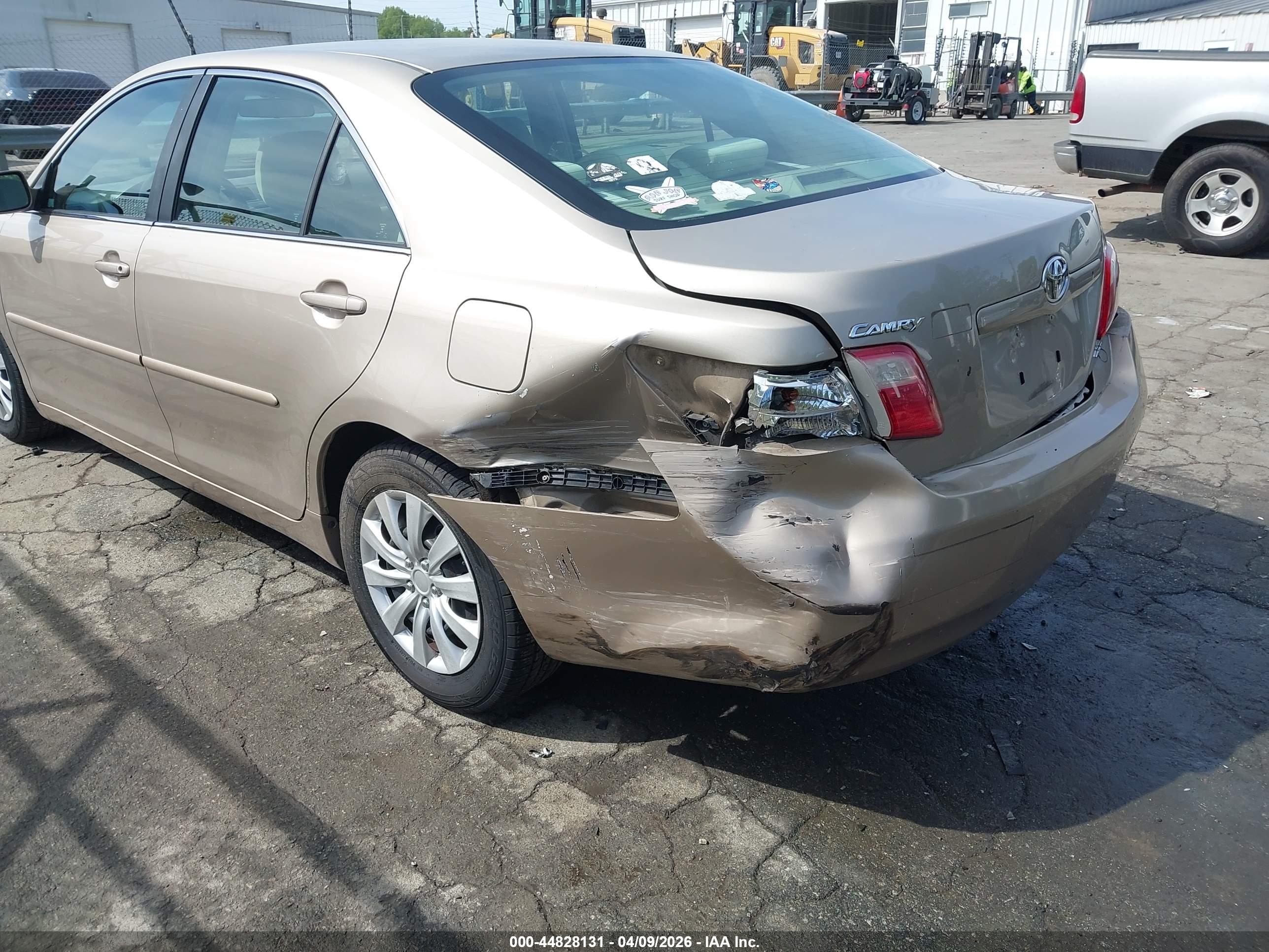 TOYOTA CAMRY image 6