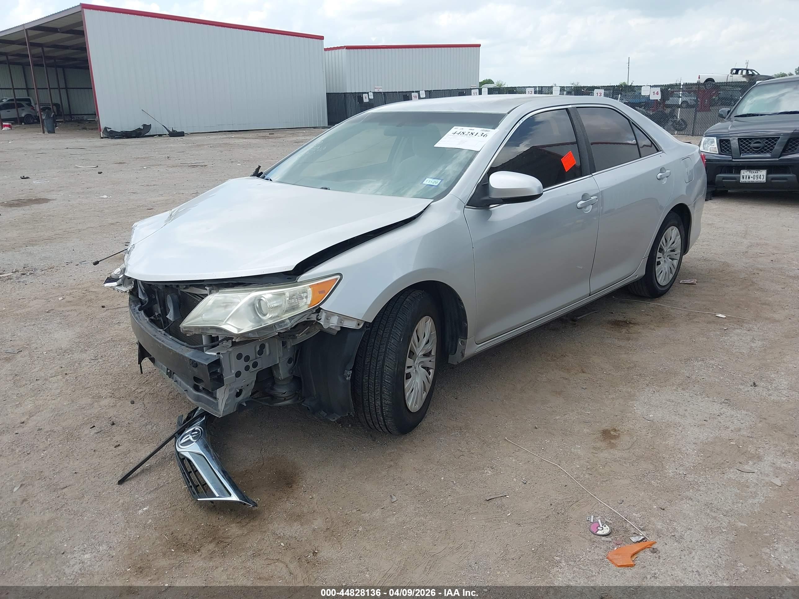 TOYOTA CAMRY image 2