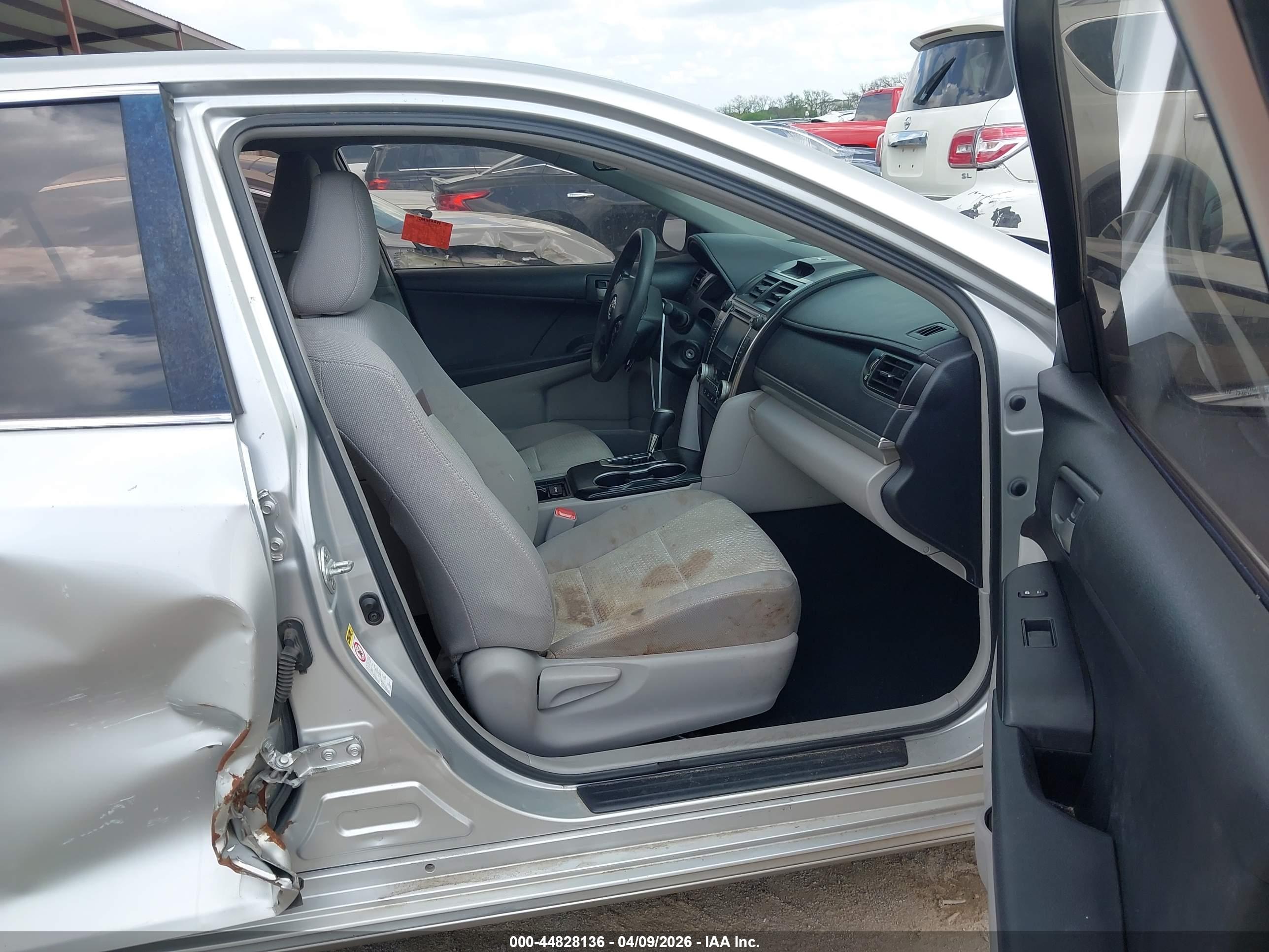 TOYOTA CAMRY image 5