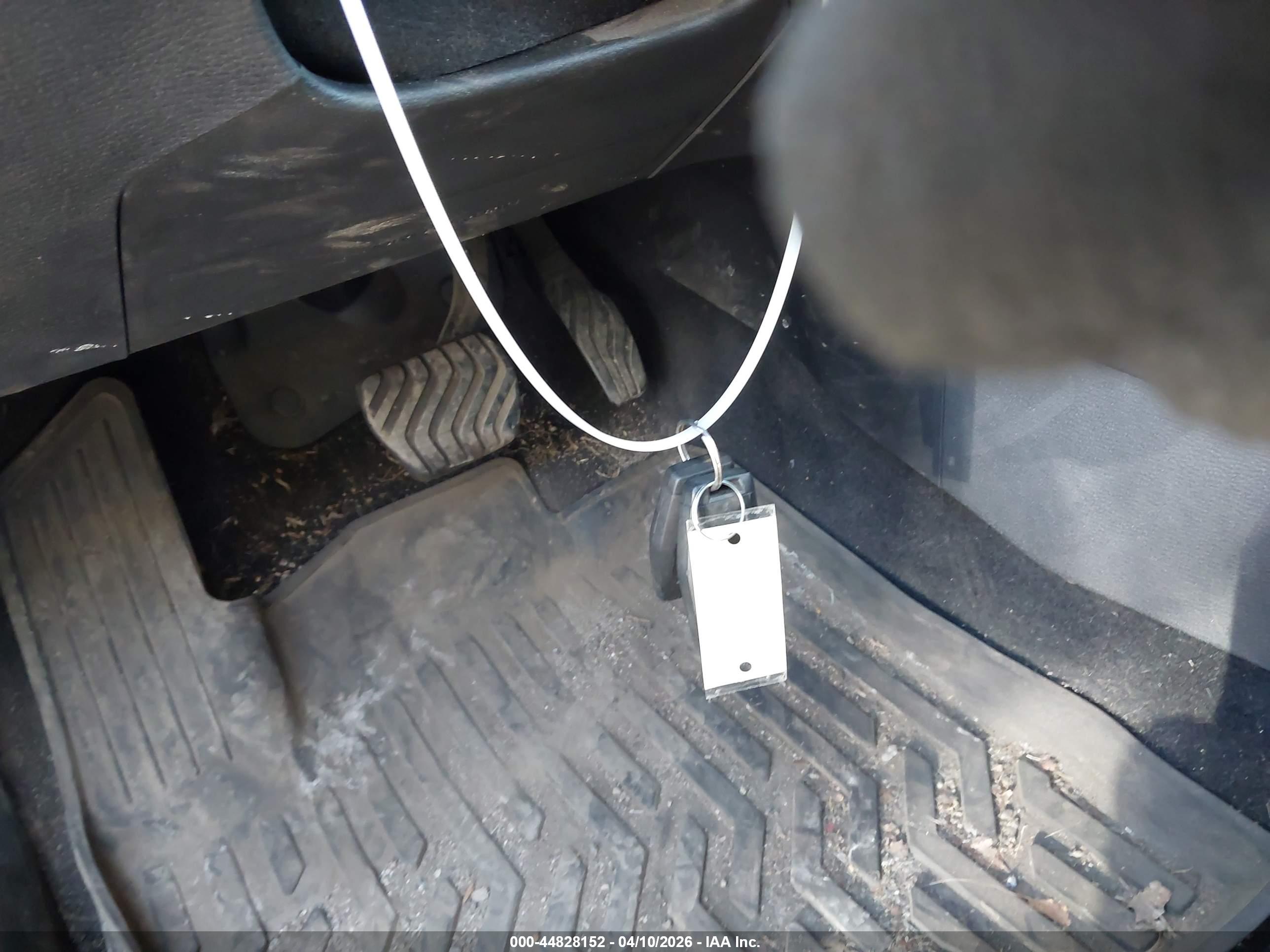 MITSUBISHI OUTLANDER image 11