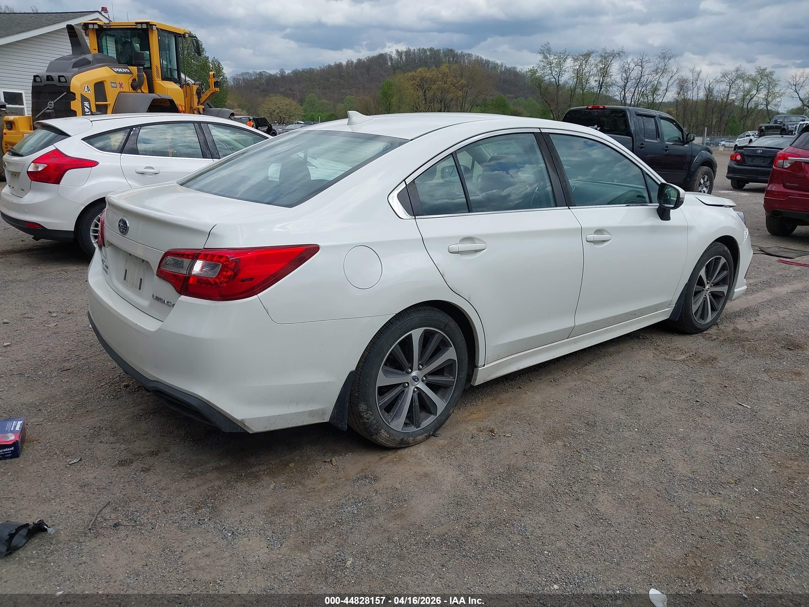 SUBARU LEGACY image 4