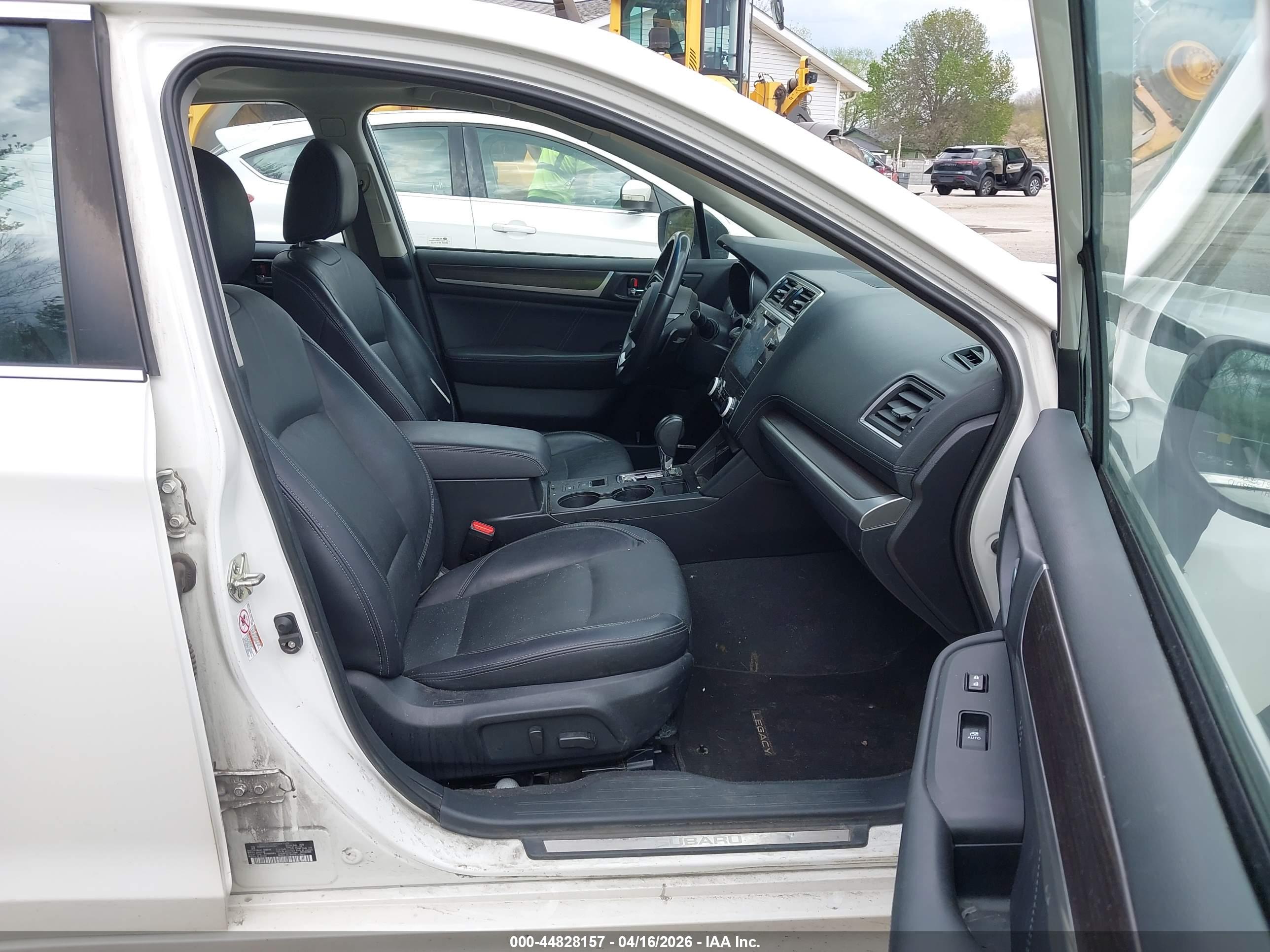 SUBARU LEGACY image 5