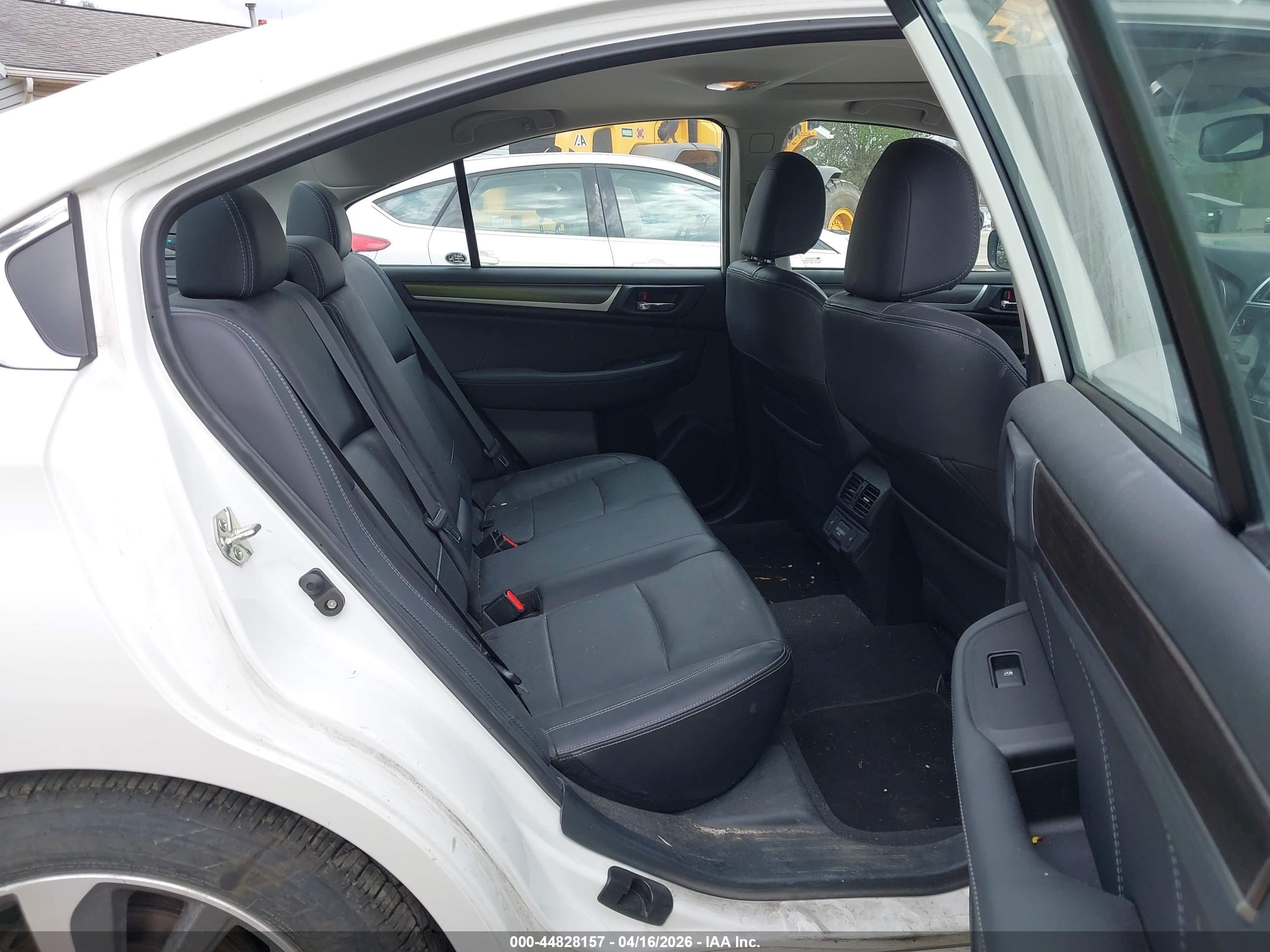 SUBARU LEGACY image 8