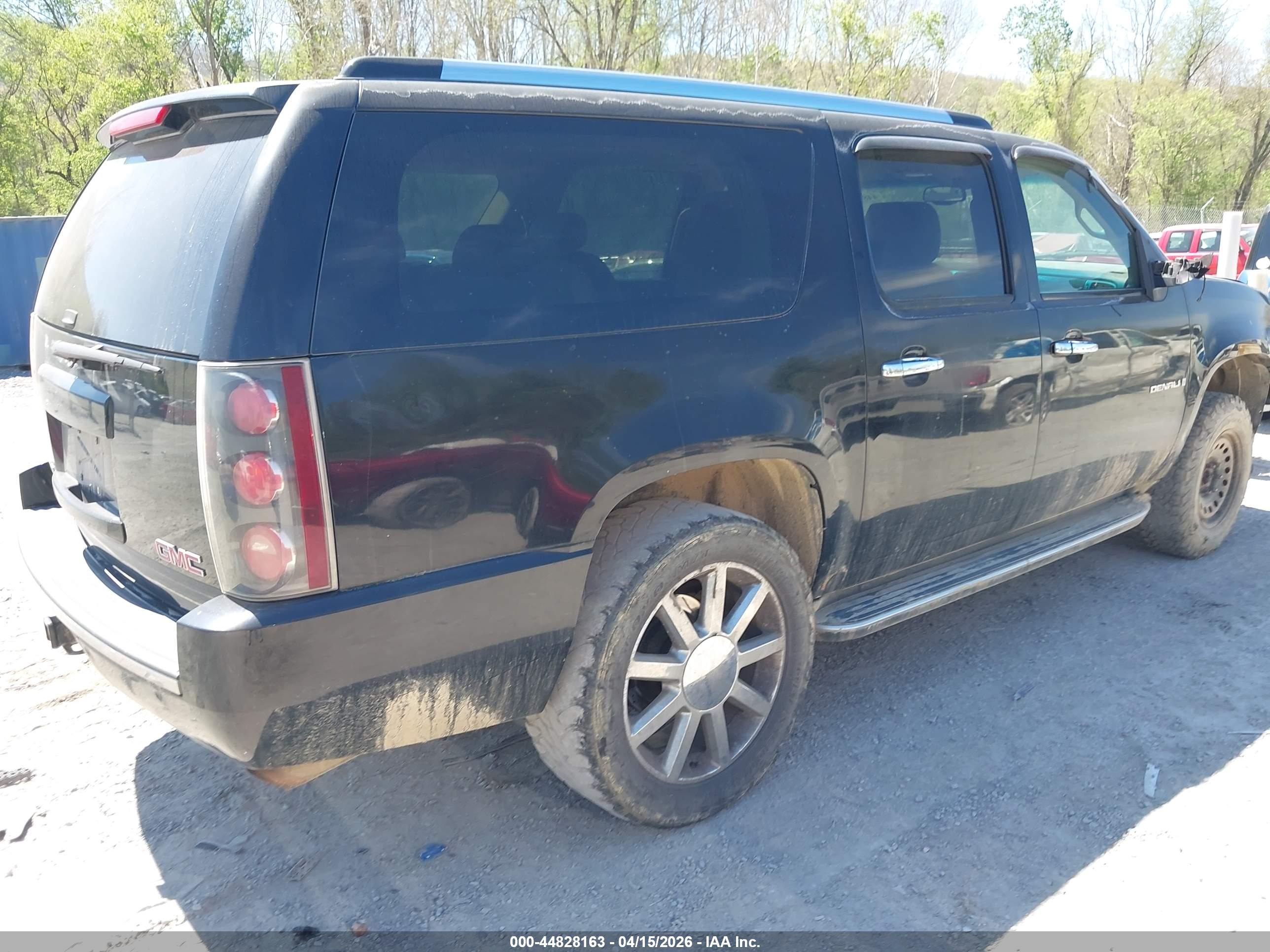 GMC YUKON image 4