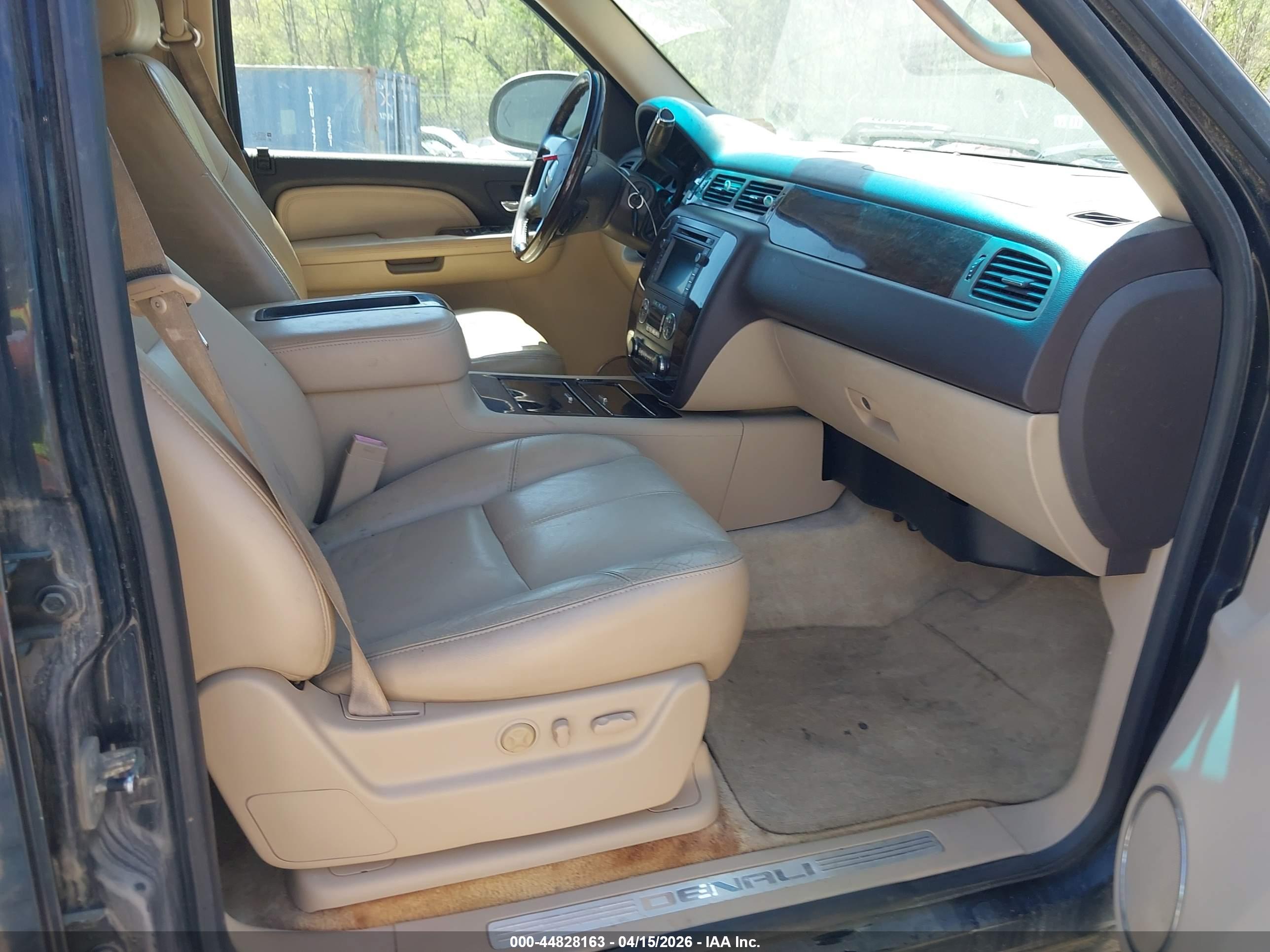 GMC YUKON image 5