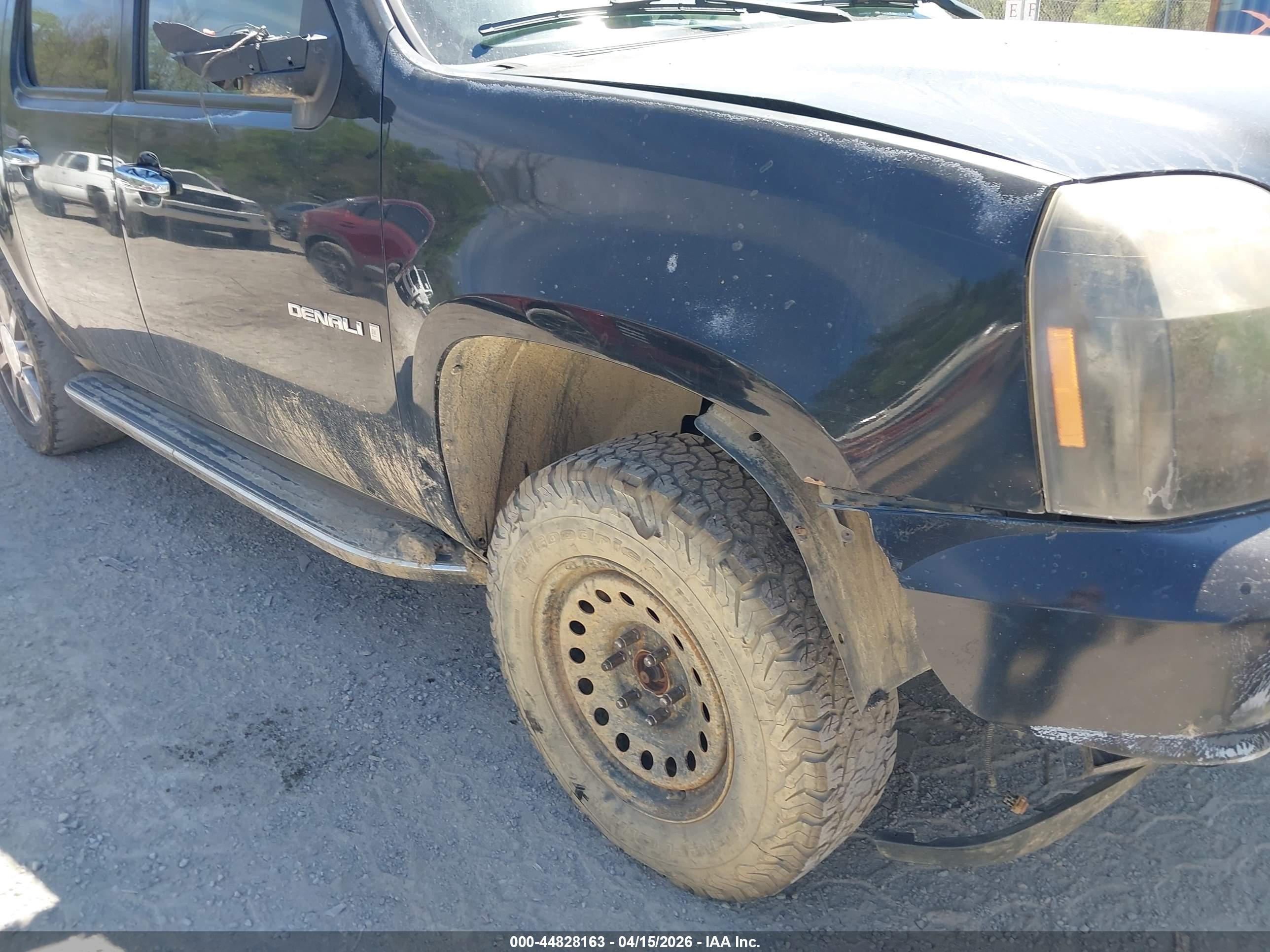 GMC YUKON image 6
