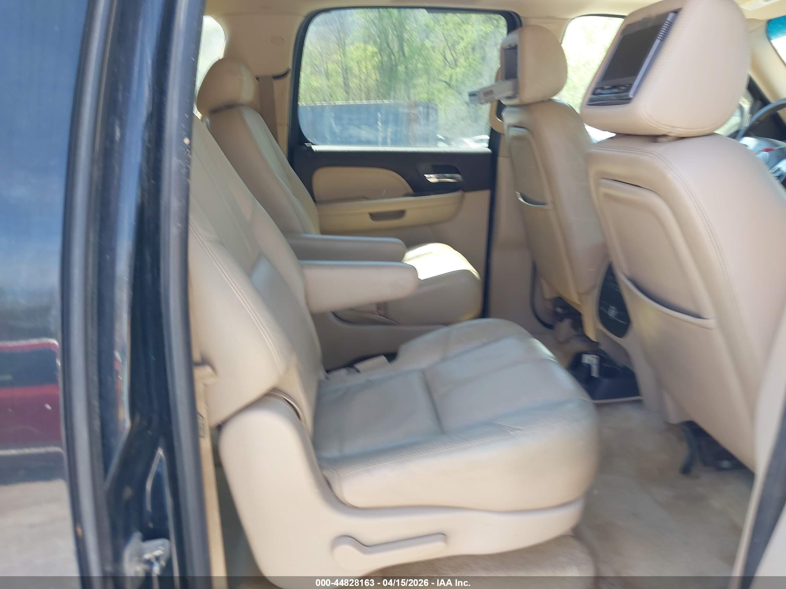 GMC YUKON image 8