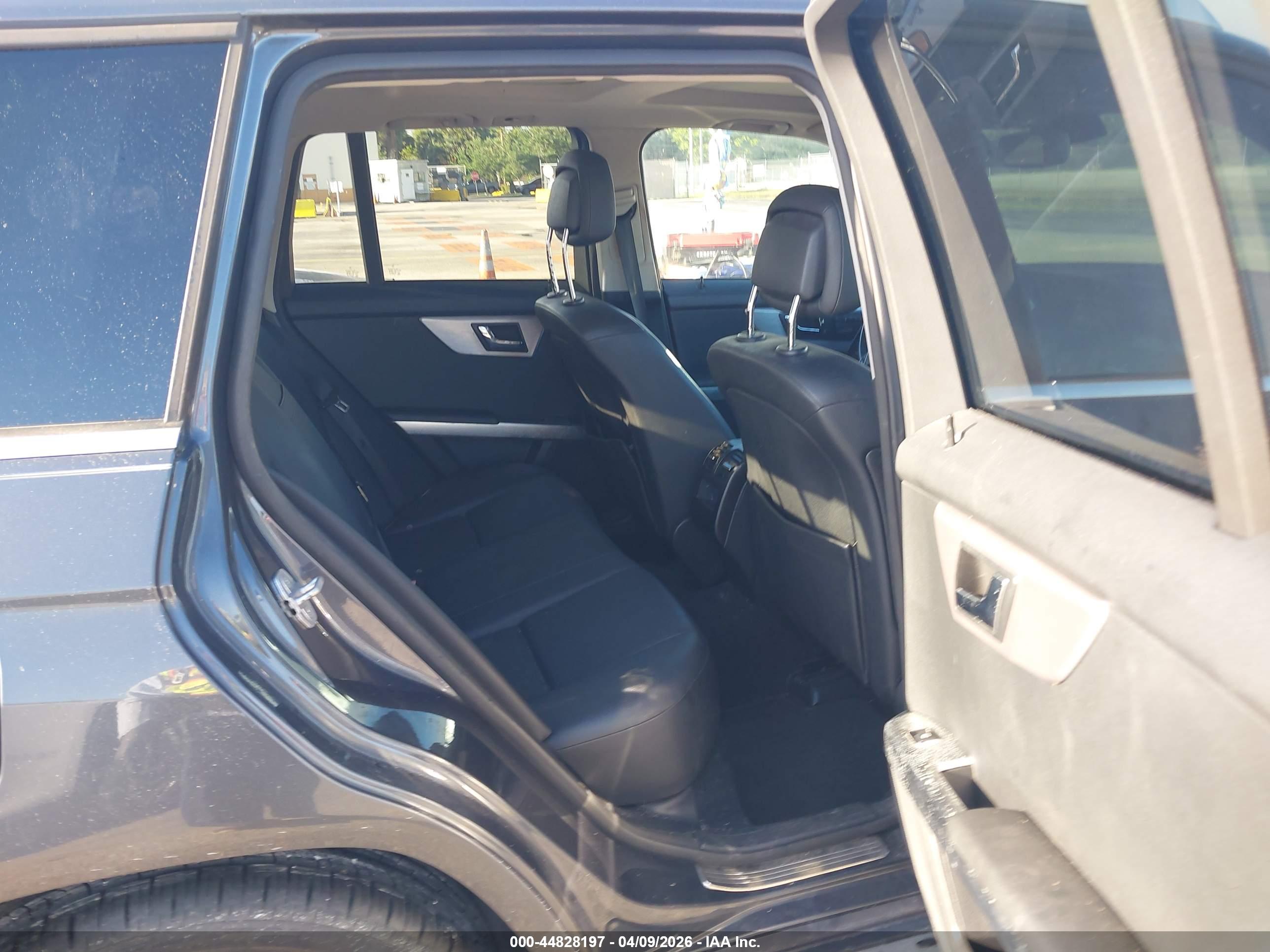 MERCEDES-BENZ GLK image 8