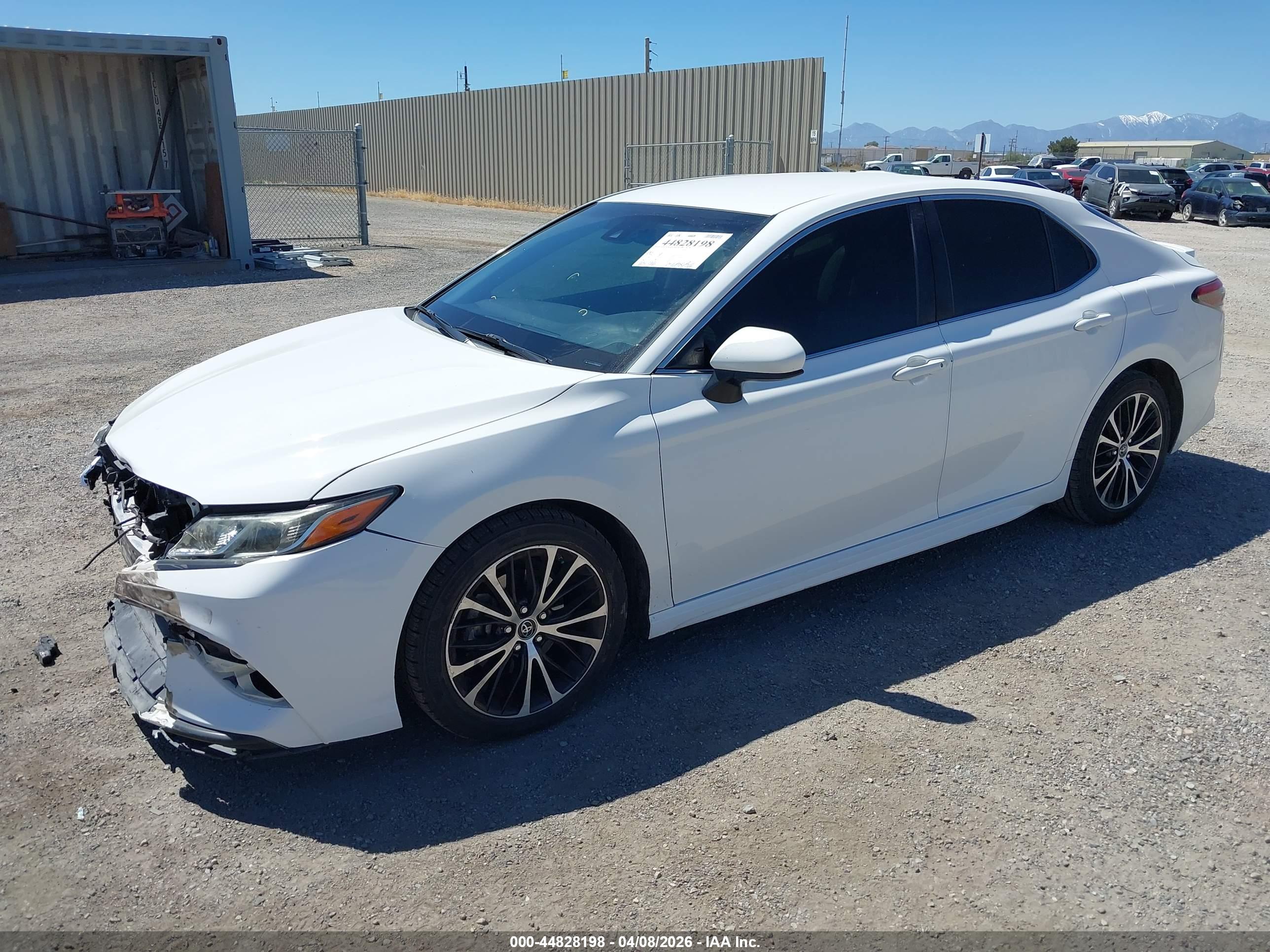 TOYOTA CAMRY image 2