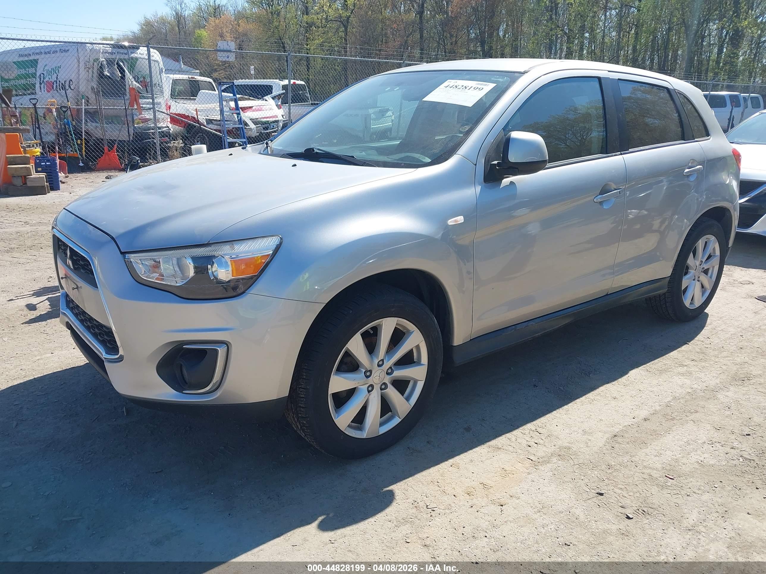 MITSUBISHI OUTLANDER image 2