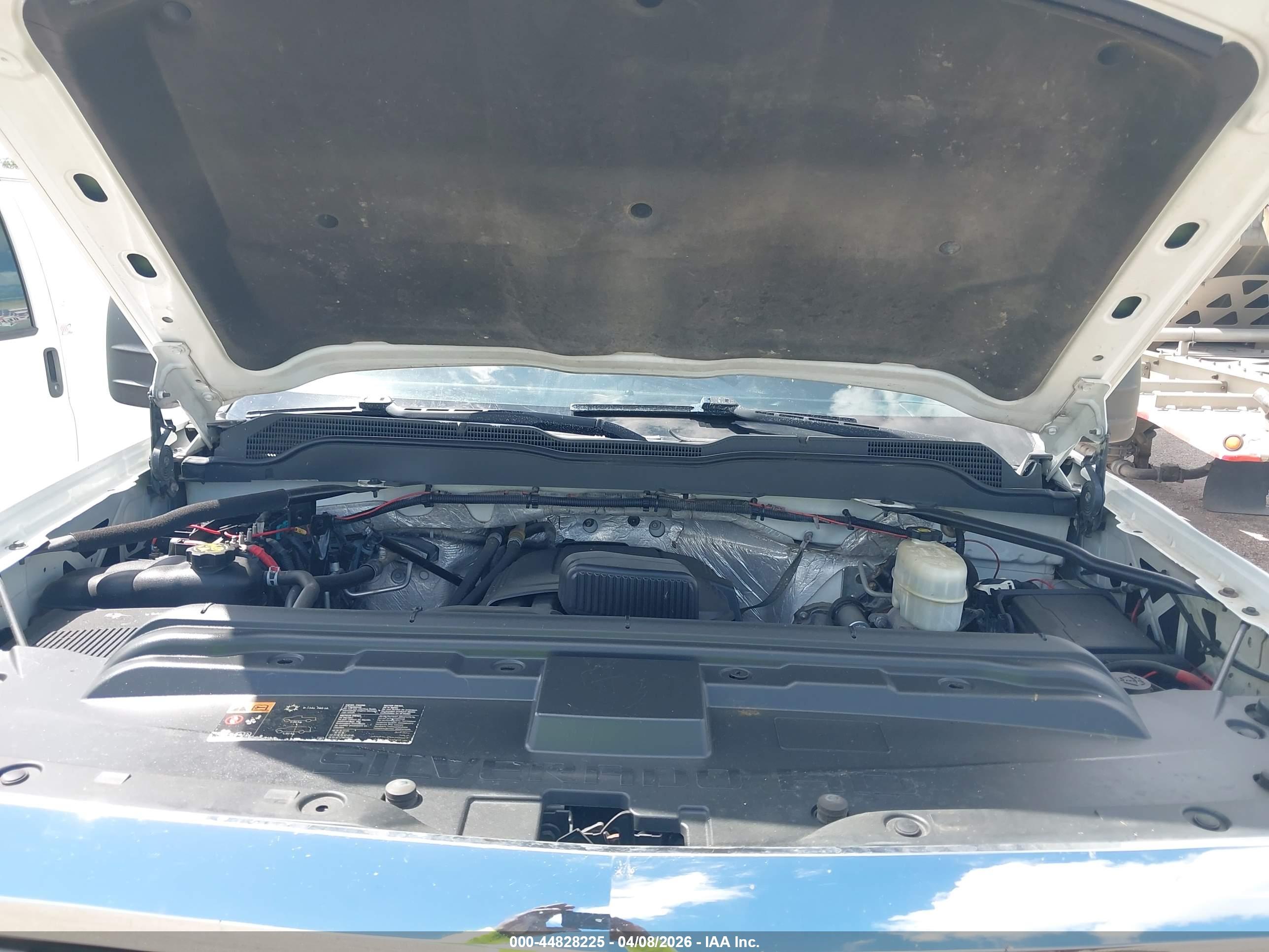 CHEVROLET SILVERADO image 10
