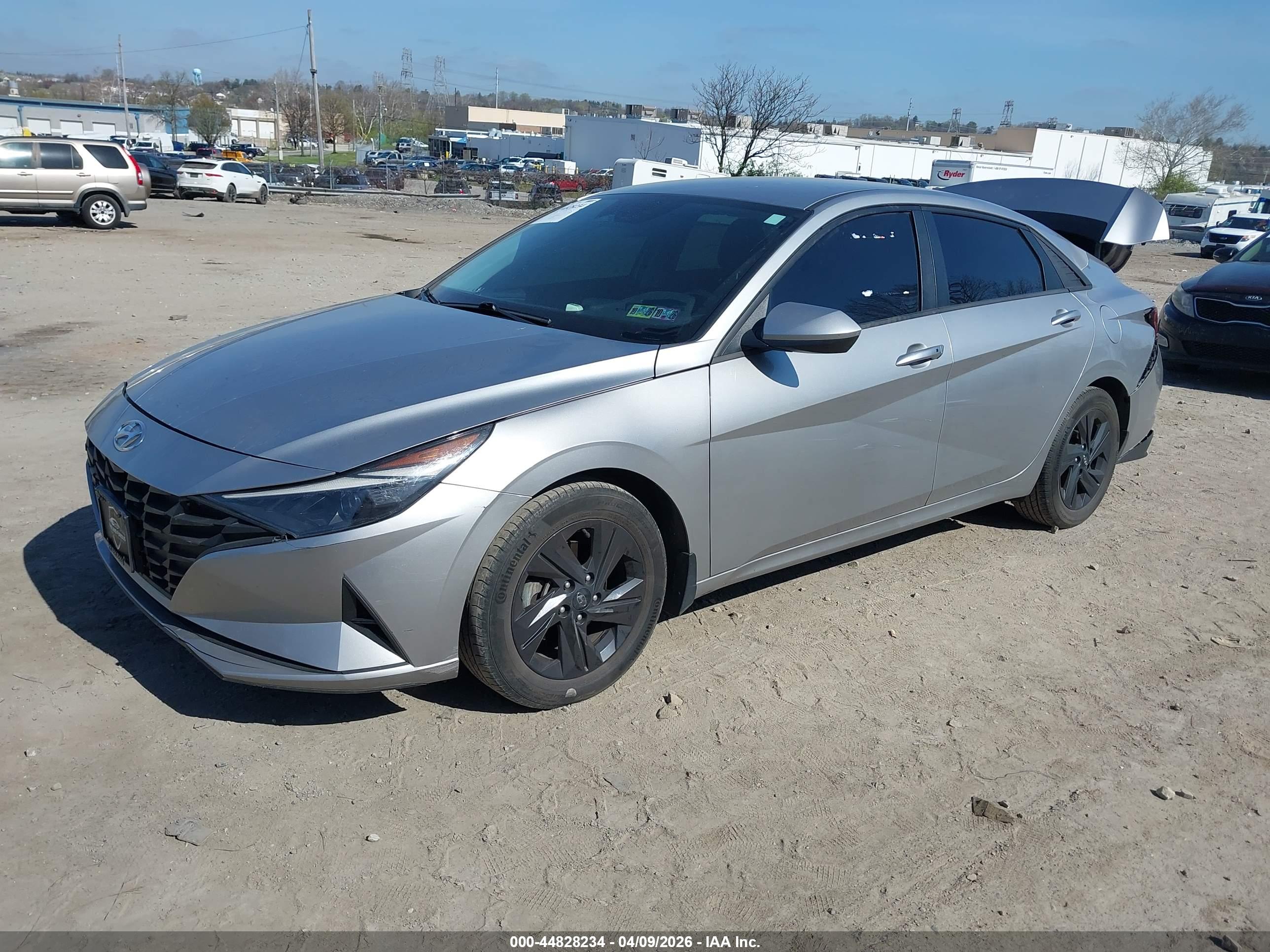 HYUNDAI ELANTRA image 2