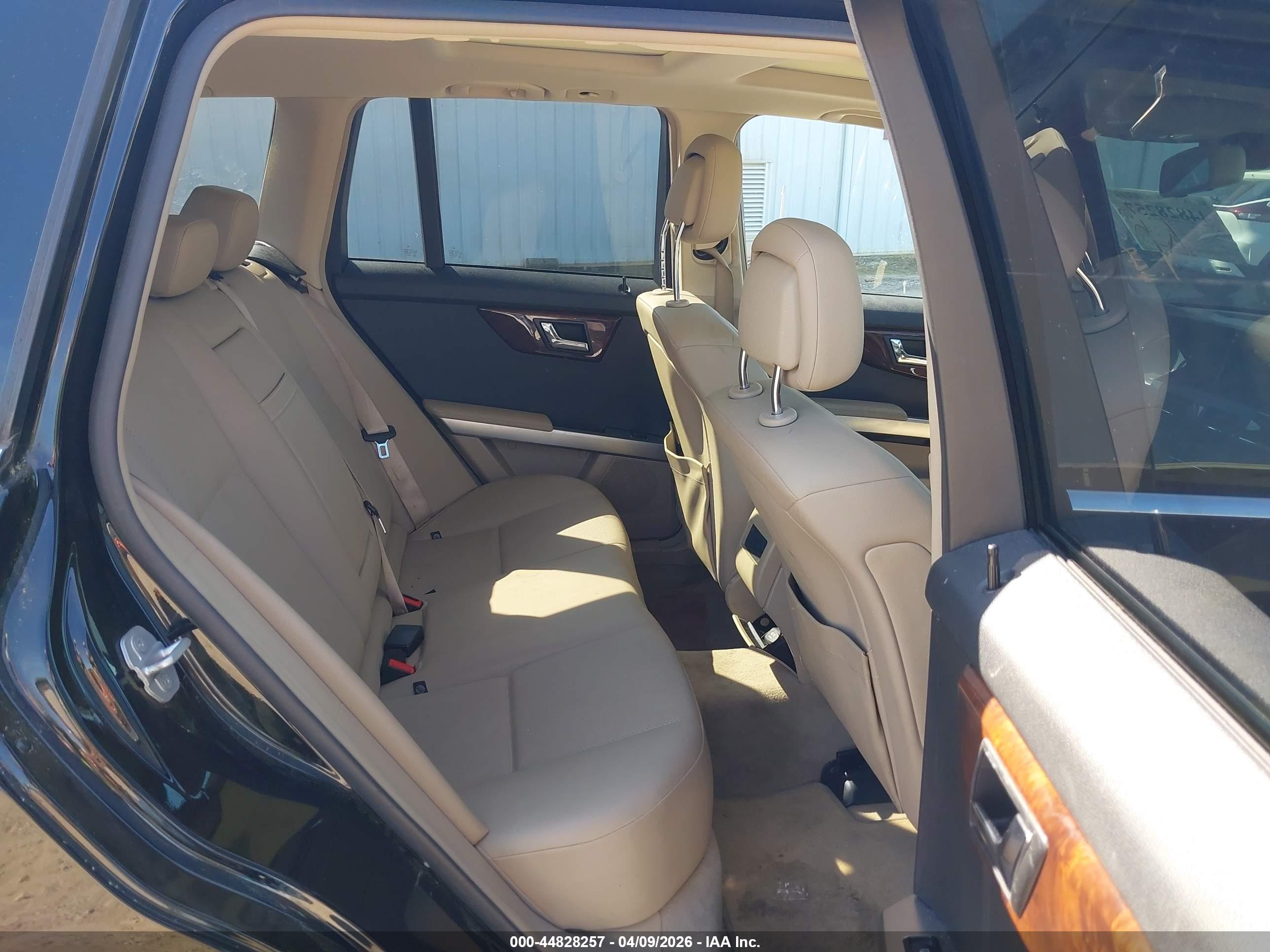 MERCEDES-BENZ GLK image 8