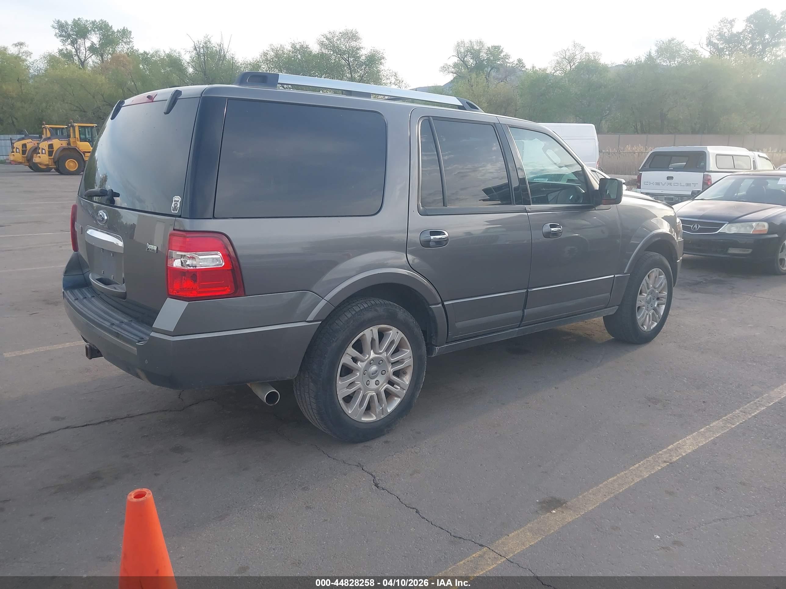 FORD EXPEDITION image 4