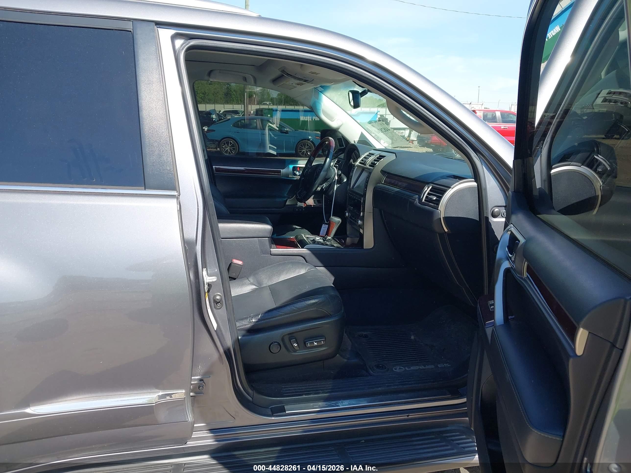 LEXUS GX image 5