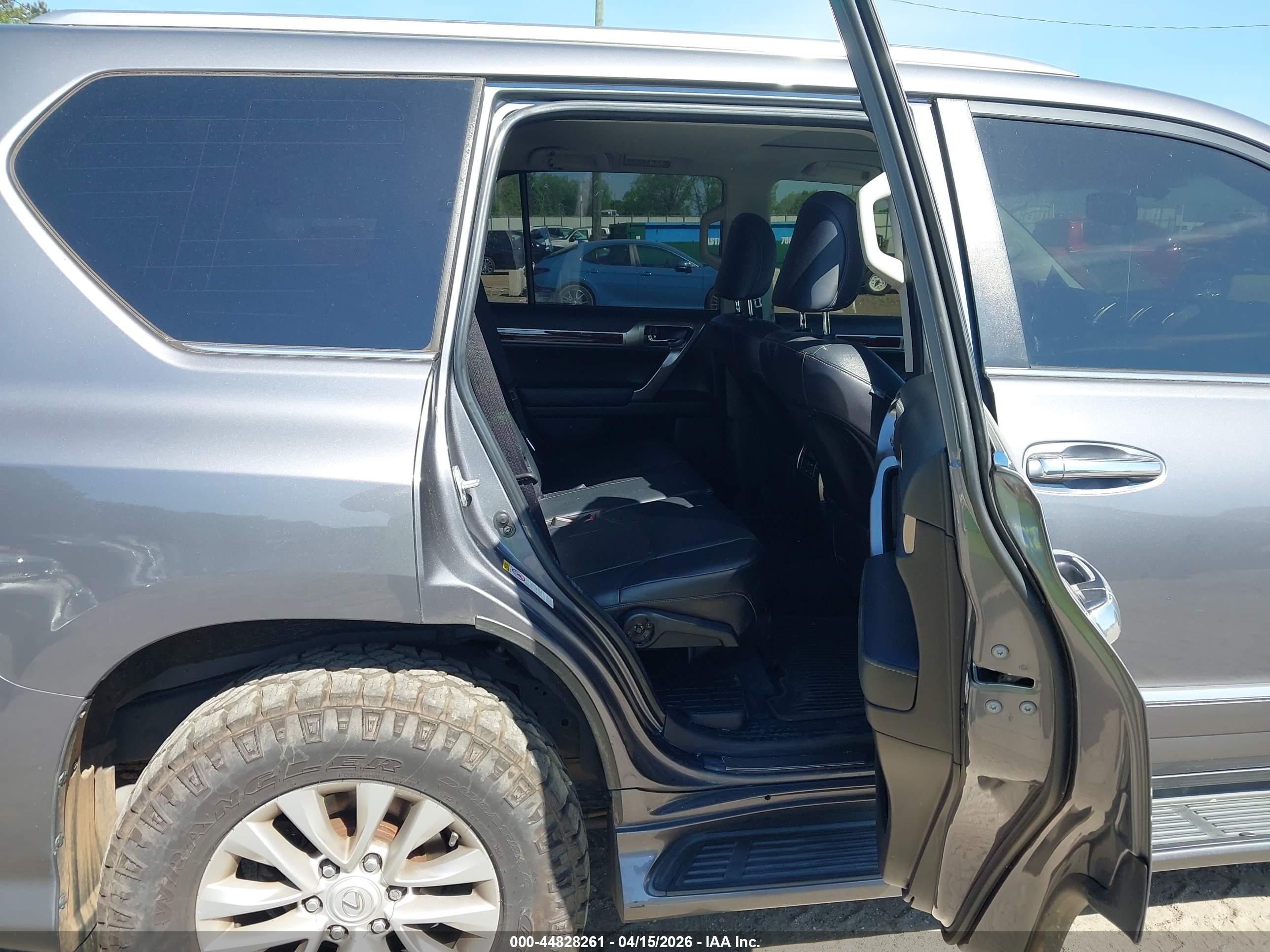 LEXUS GX image 8