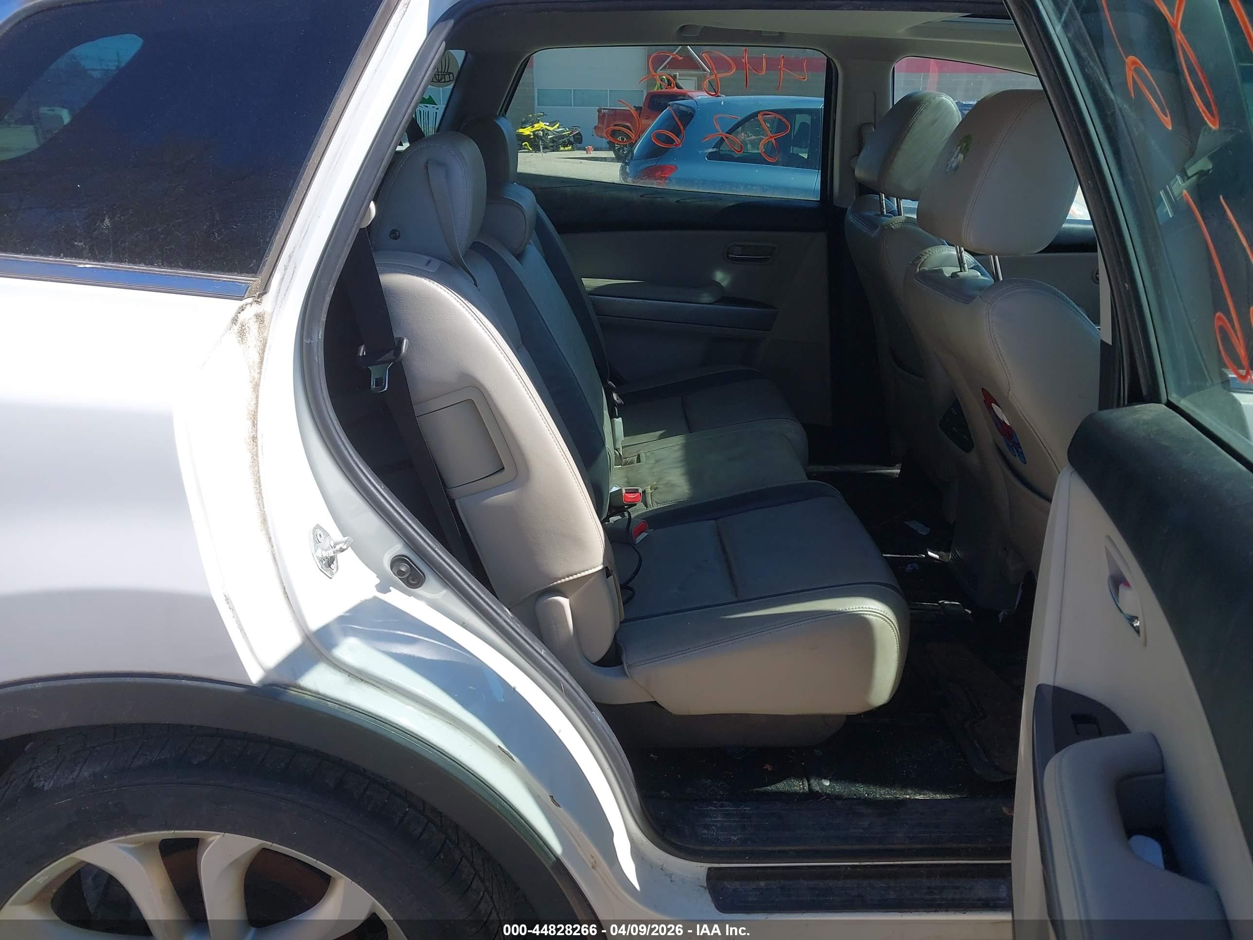 MAZDA CX-9 image 8
