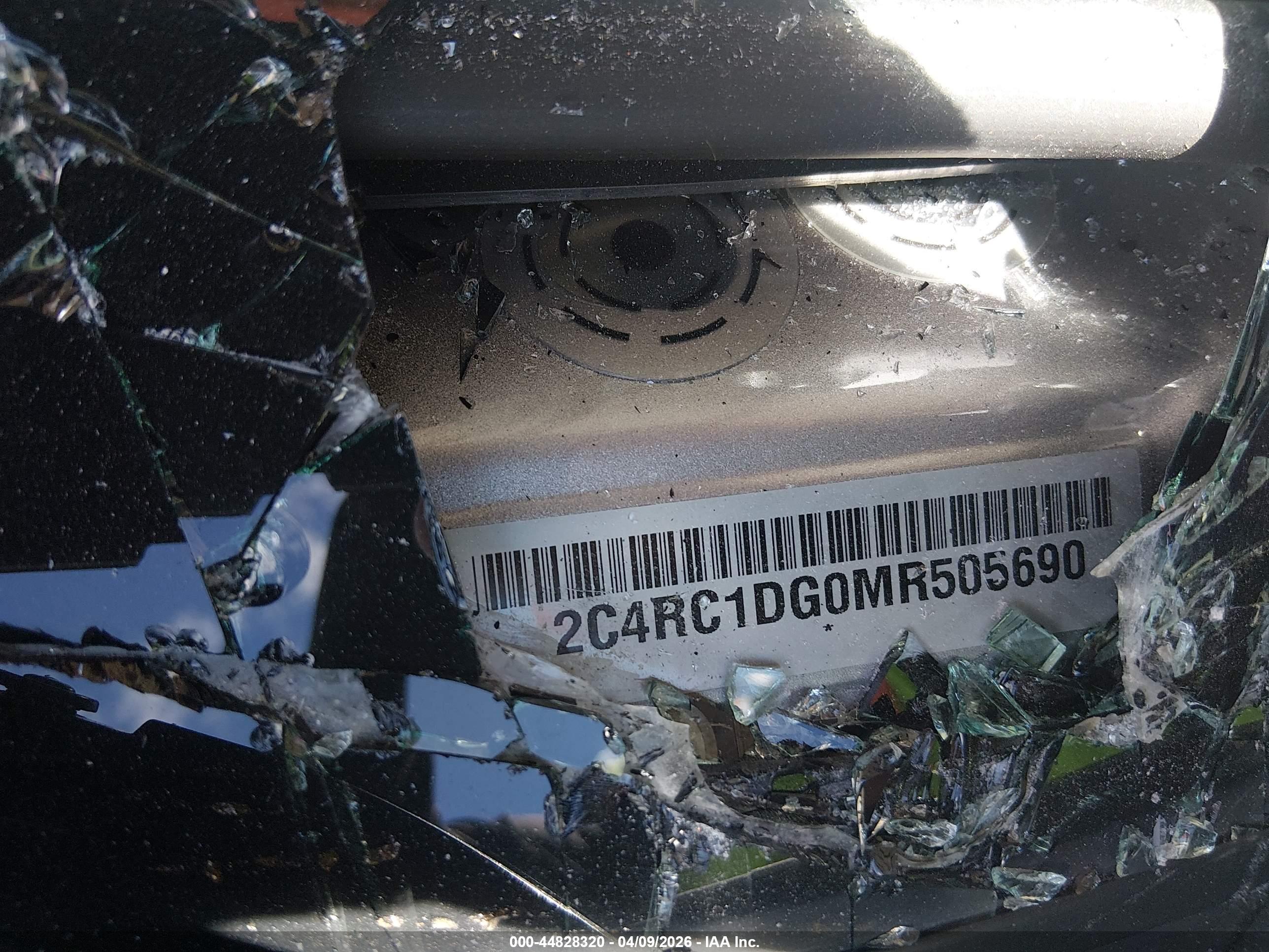 CHRYSLER VOYAGER image 9