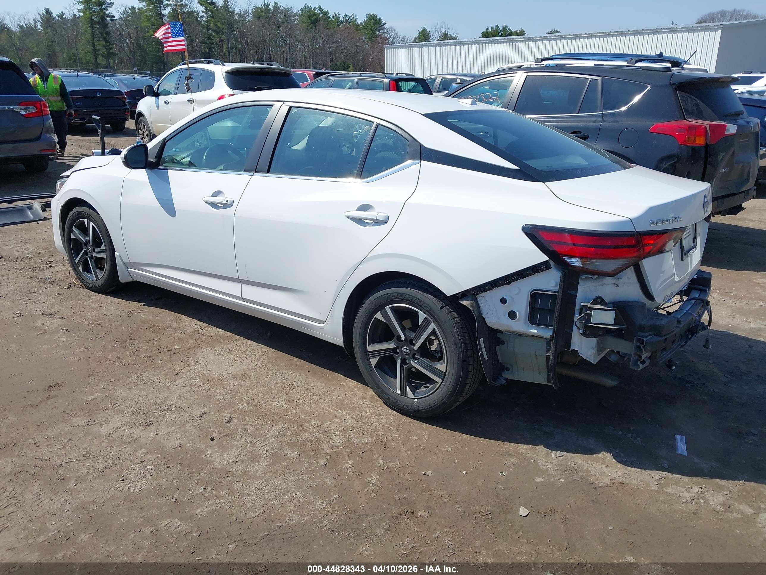NISSAN SENTRA image 3