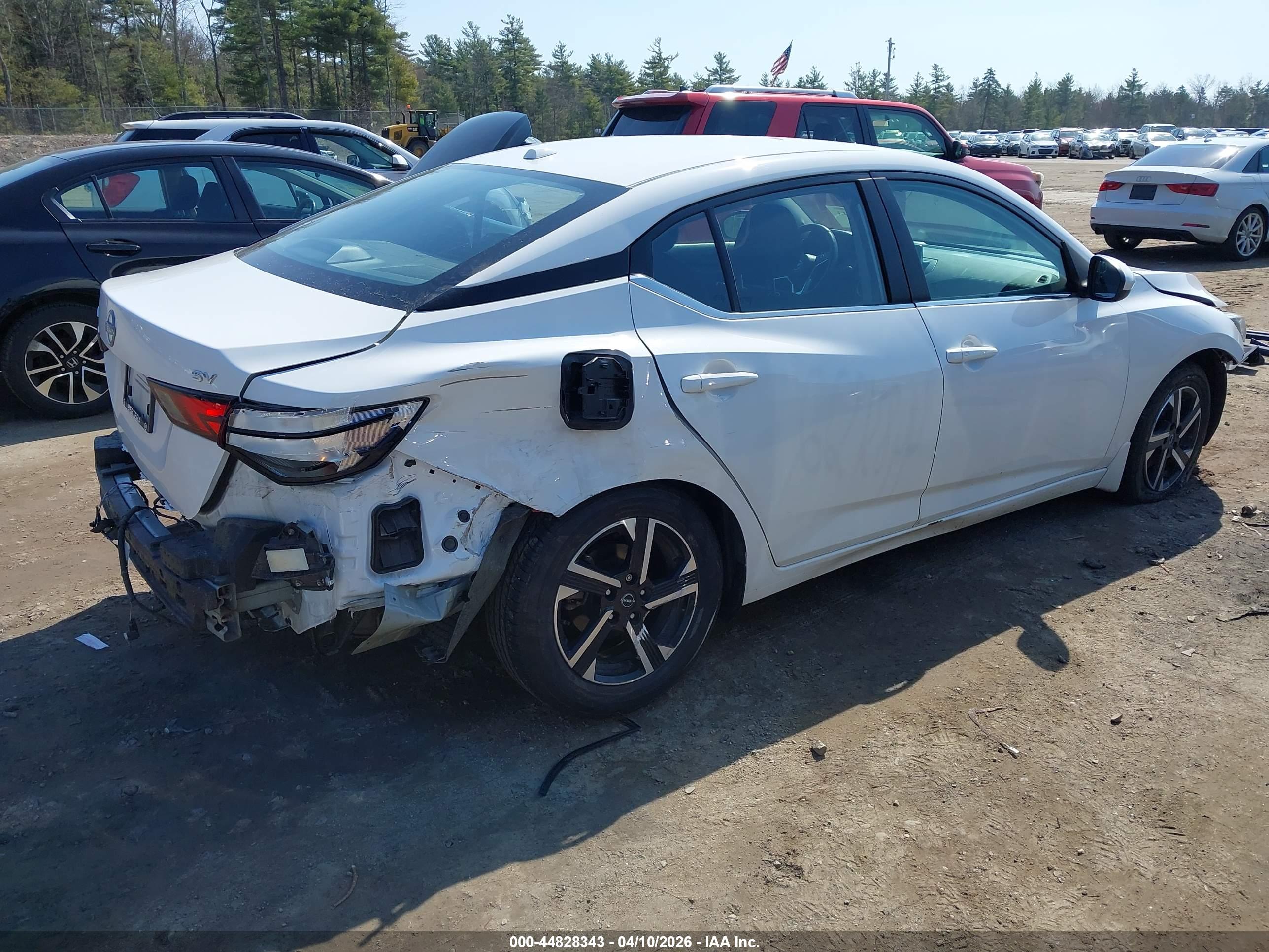 NISSAN SENTRA image 4
