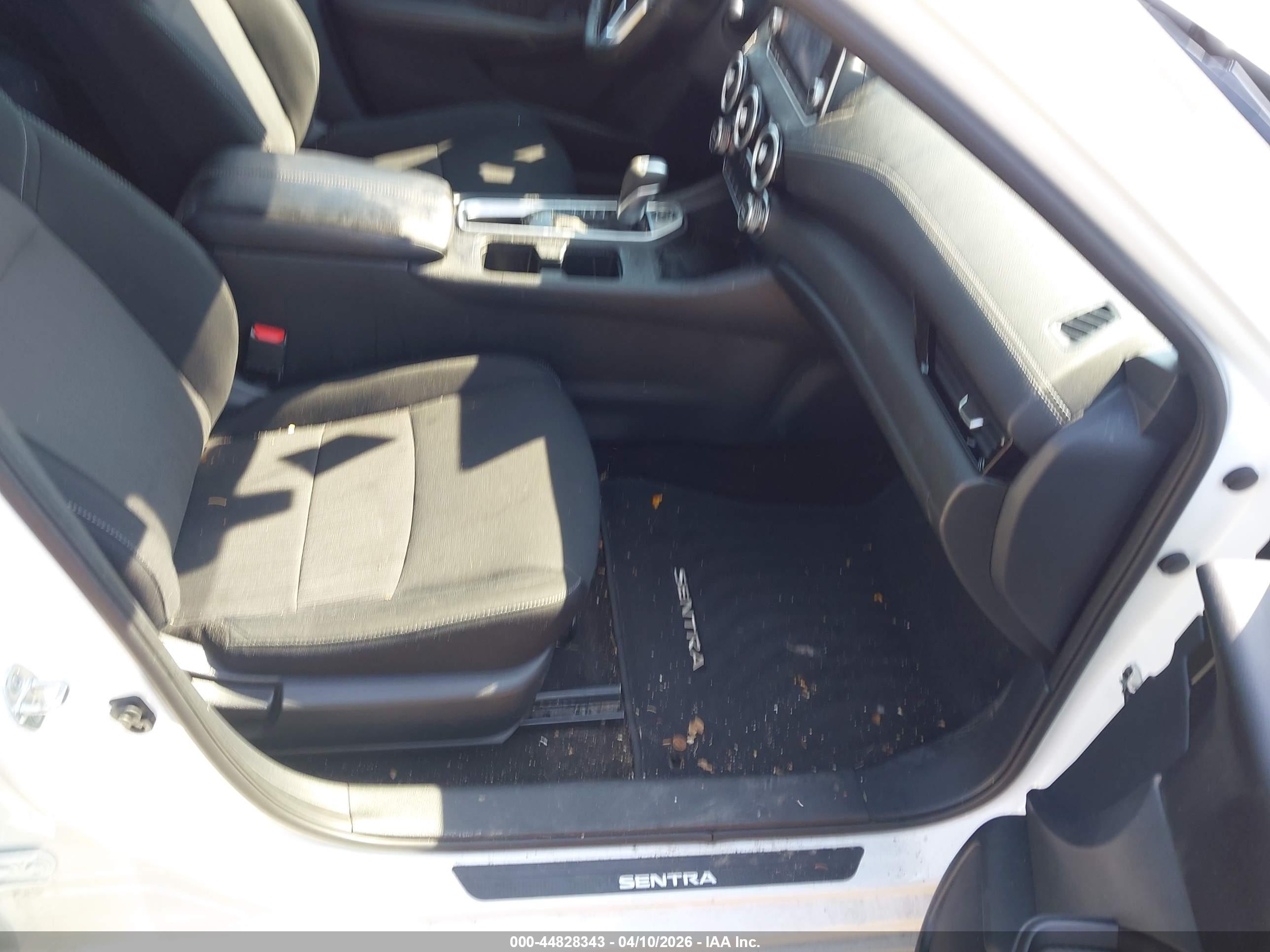 NISSAN SENTRA image 5