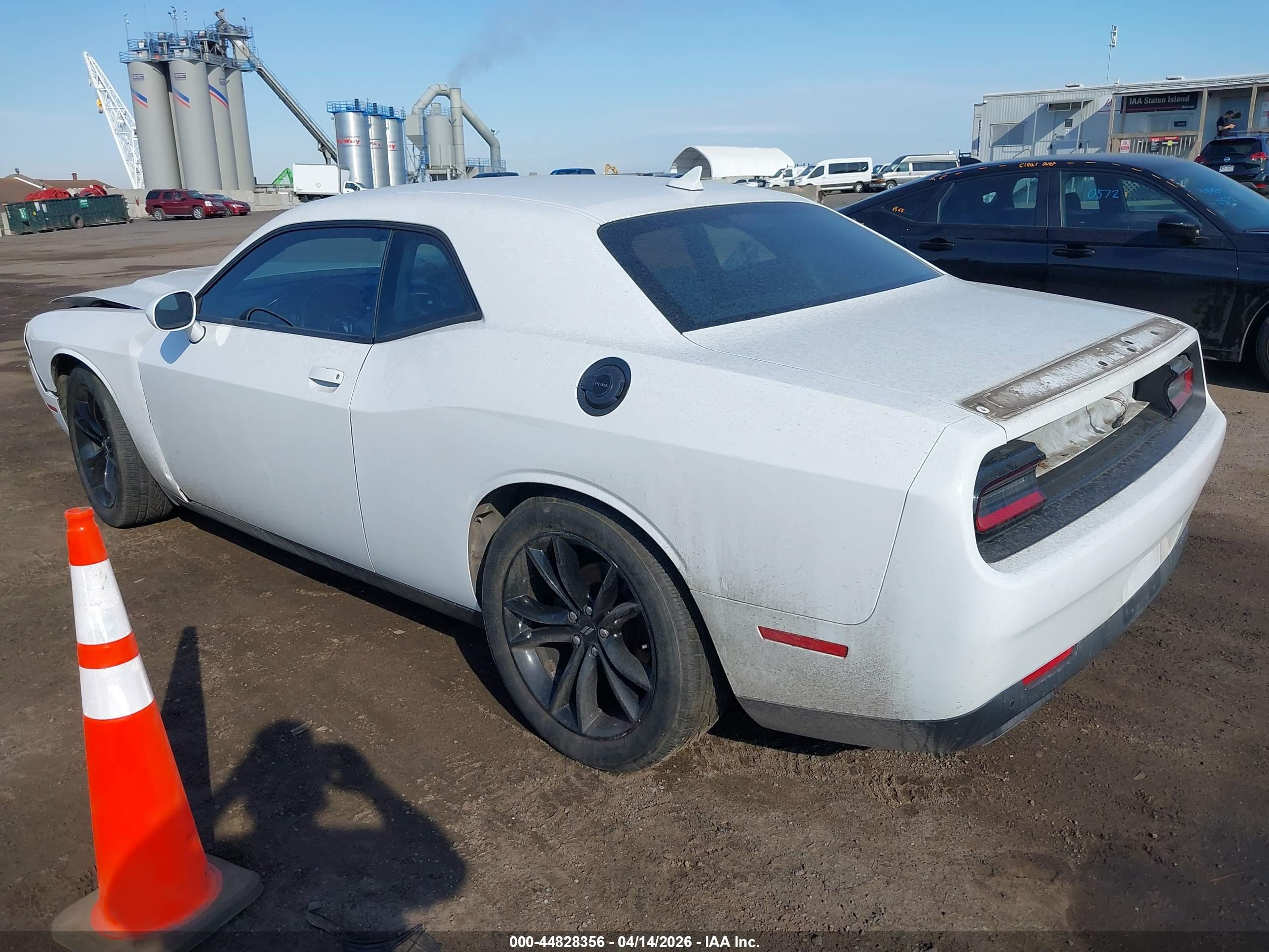 DODGE CHALLENGER image 3