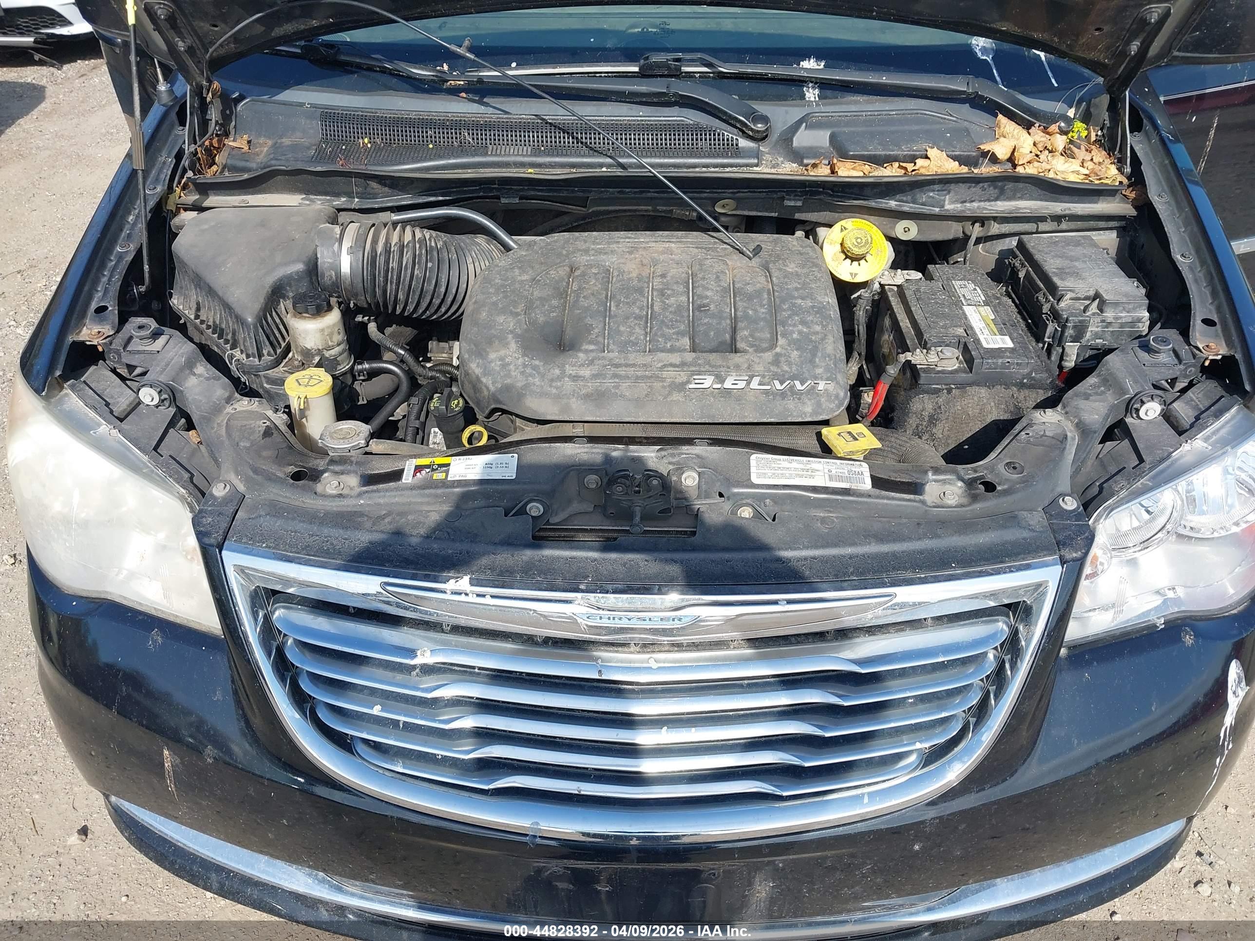 CHRYSLER TOWN image 10
