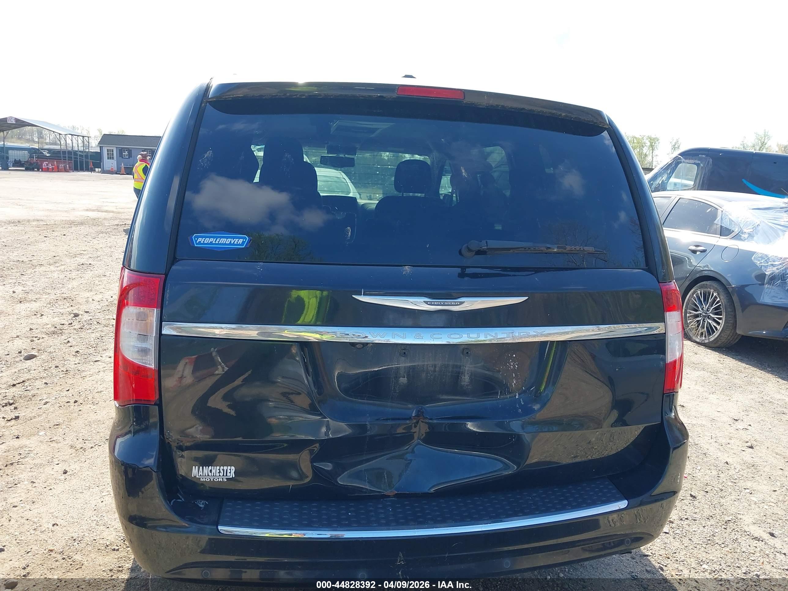 CHRYSLER TOWN image 6