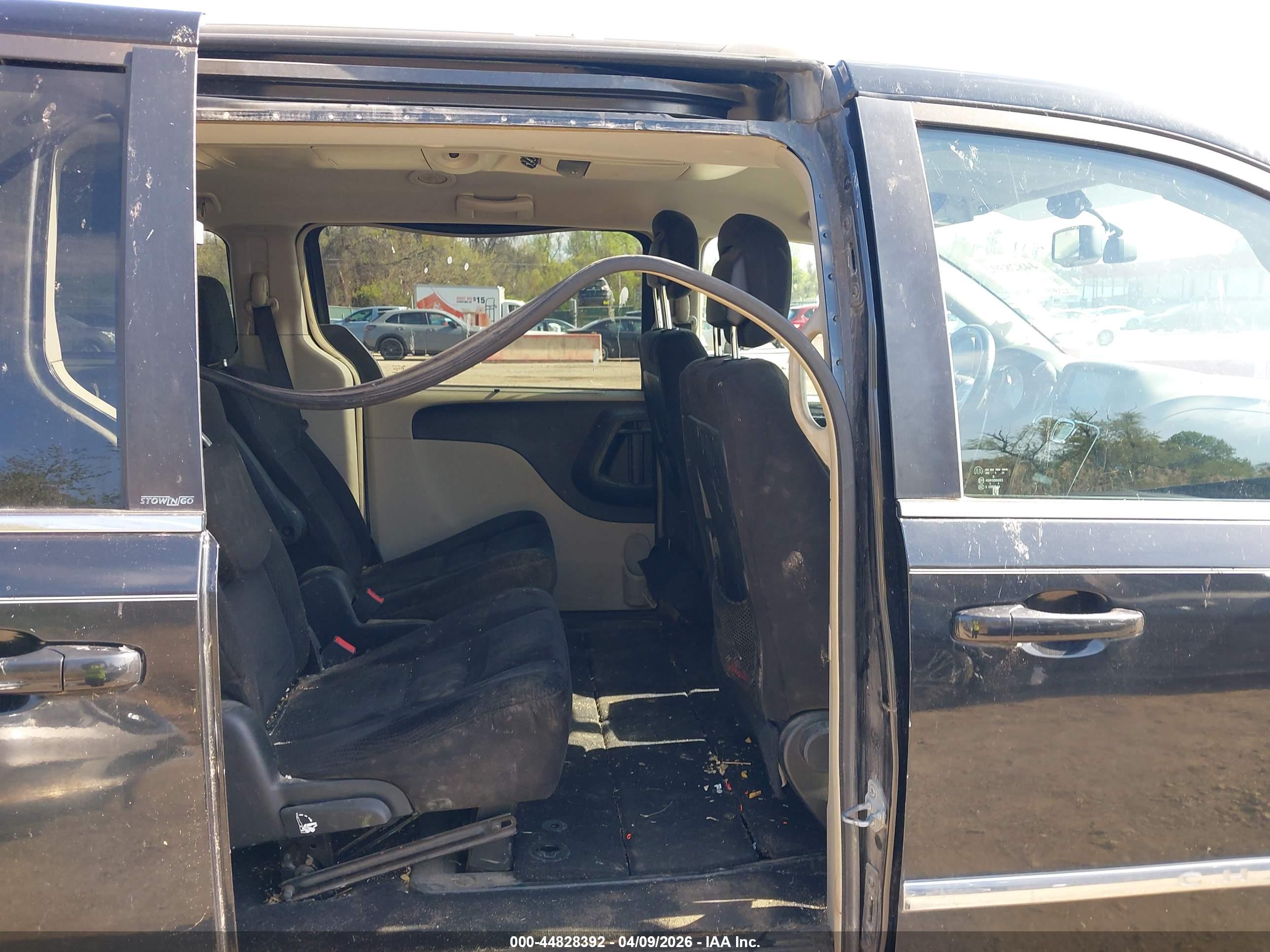 CHRYSLER TOWN image 8
