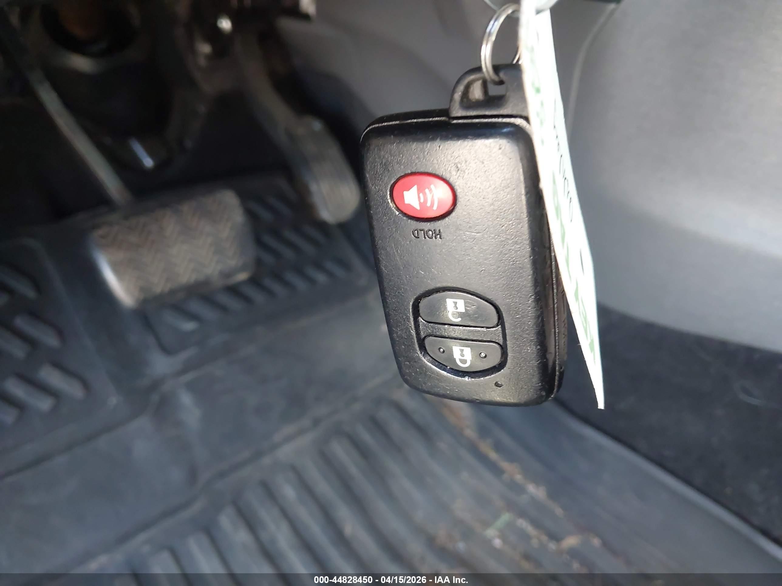 TOYOTA PRIUS image 11