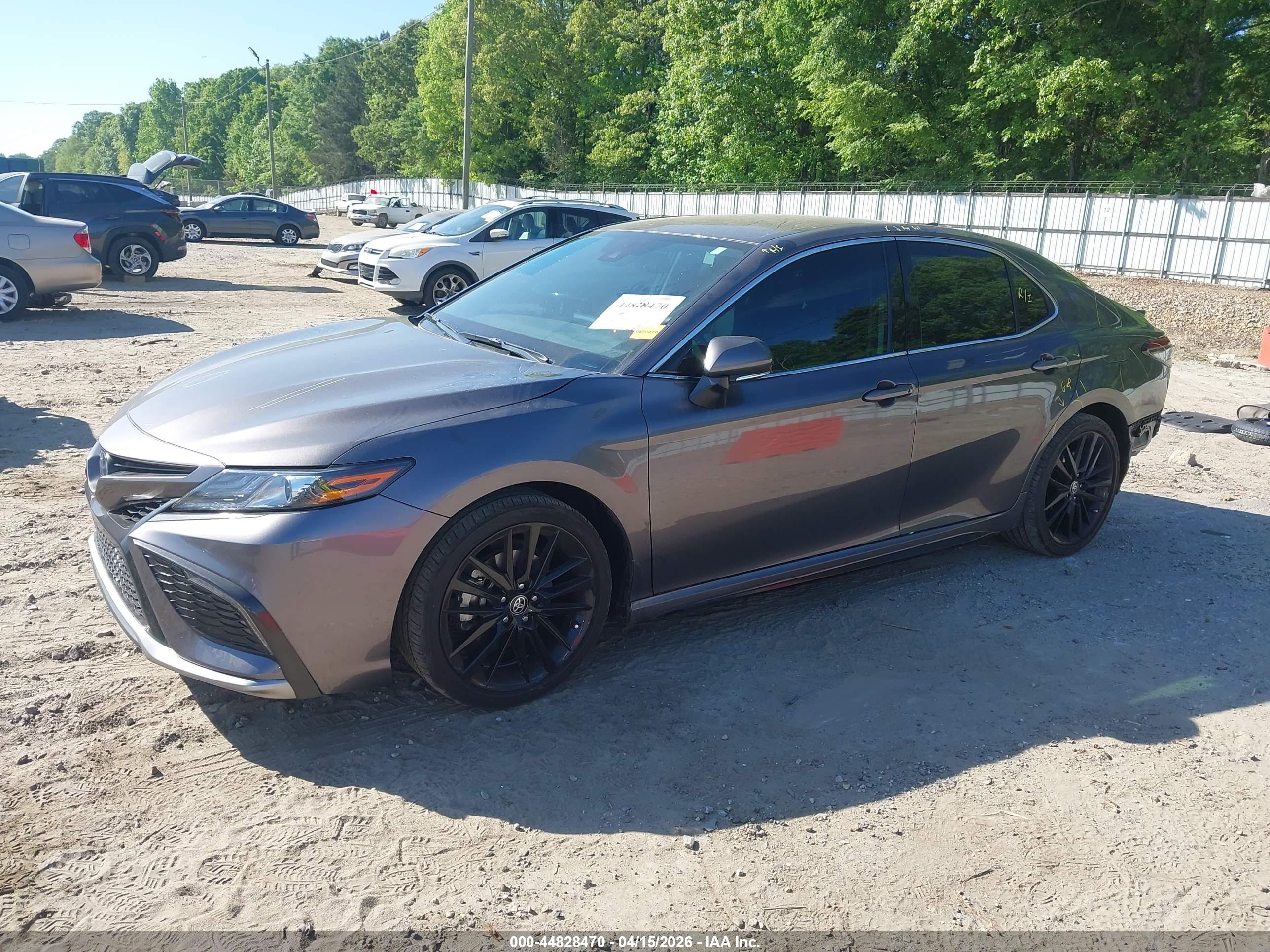 TOYOTA CAMRY image 2