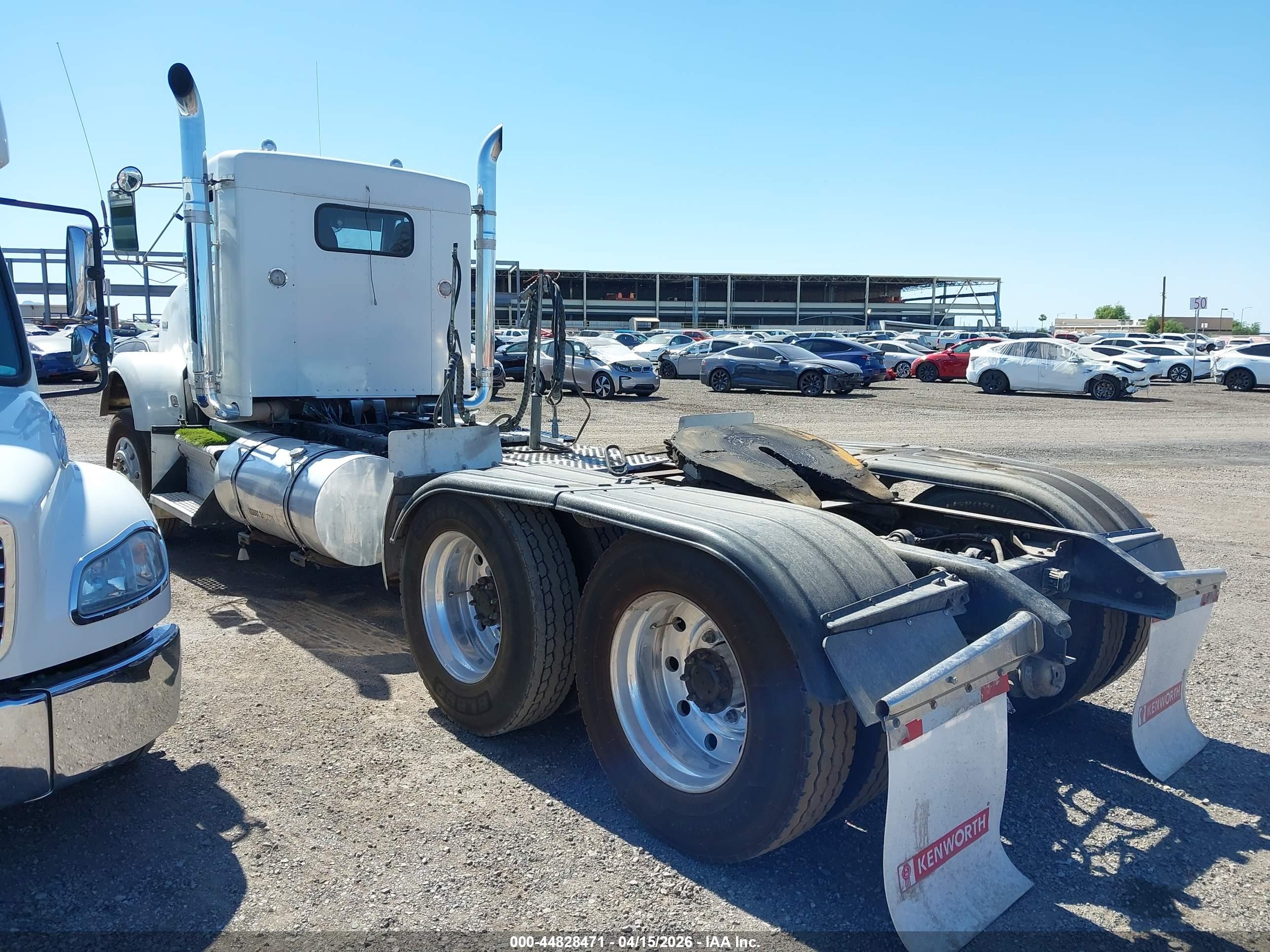 KENWORTH CONSTRUCTION image 3