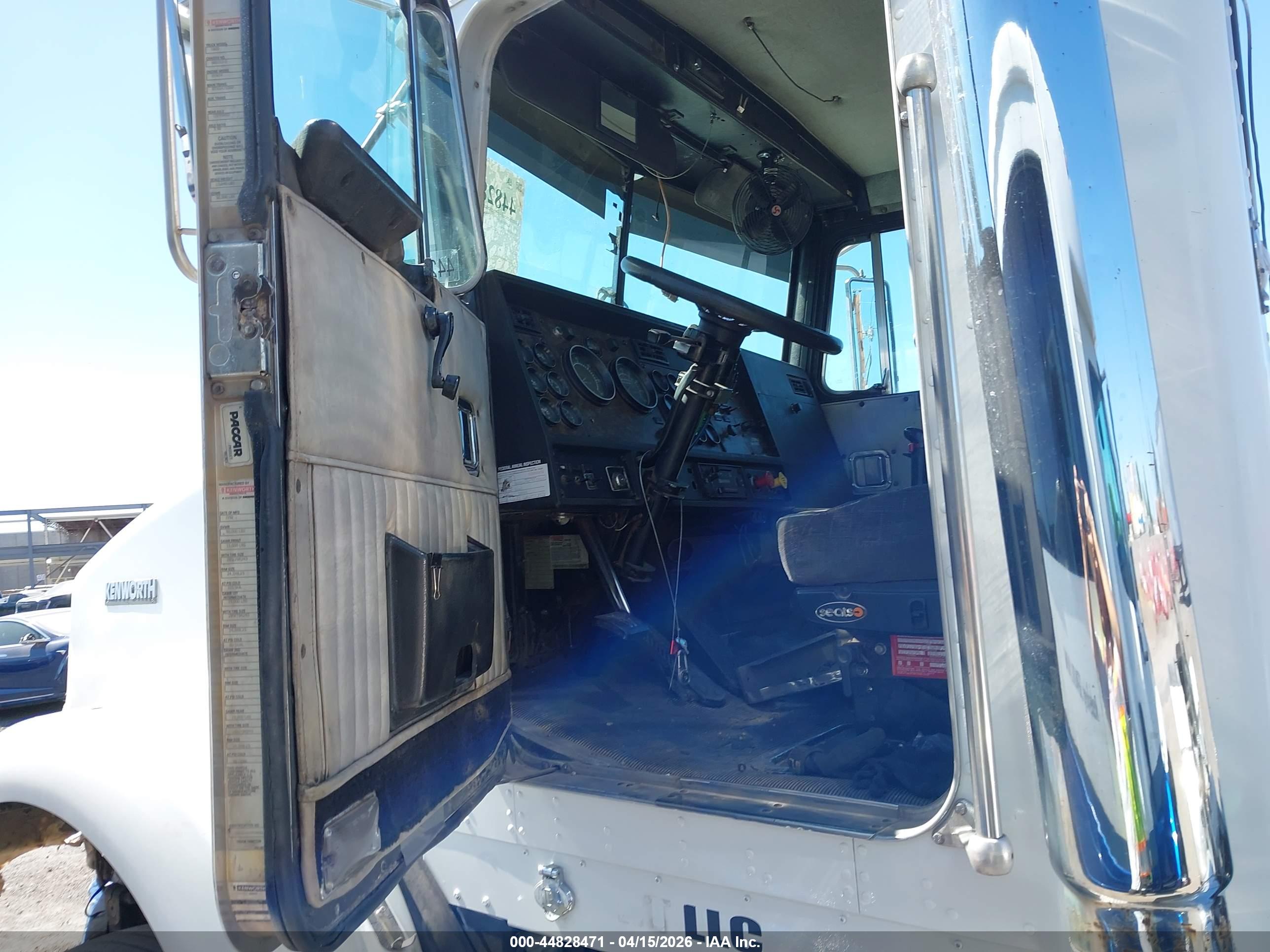 KENWORTH CONSTRUCTION image 8