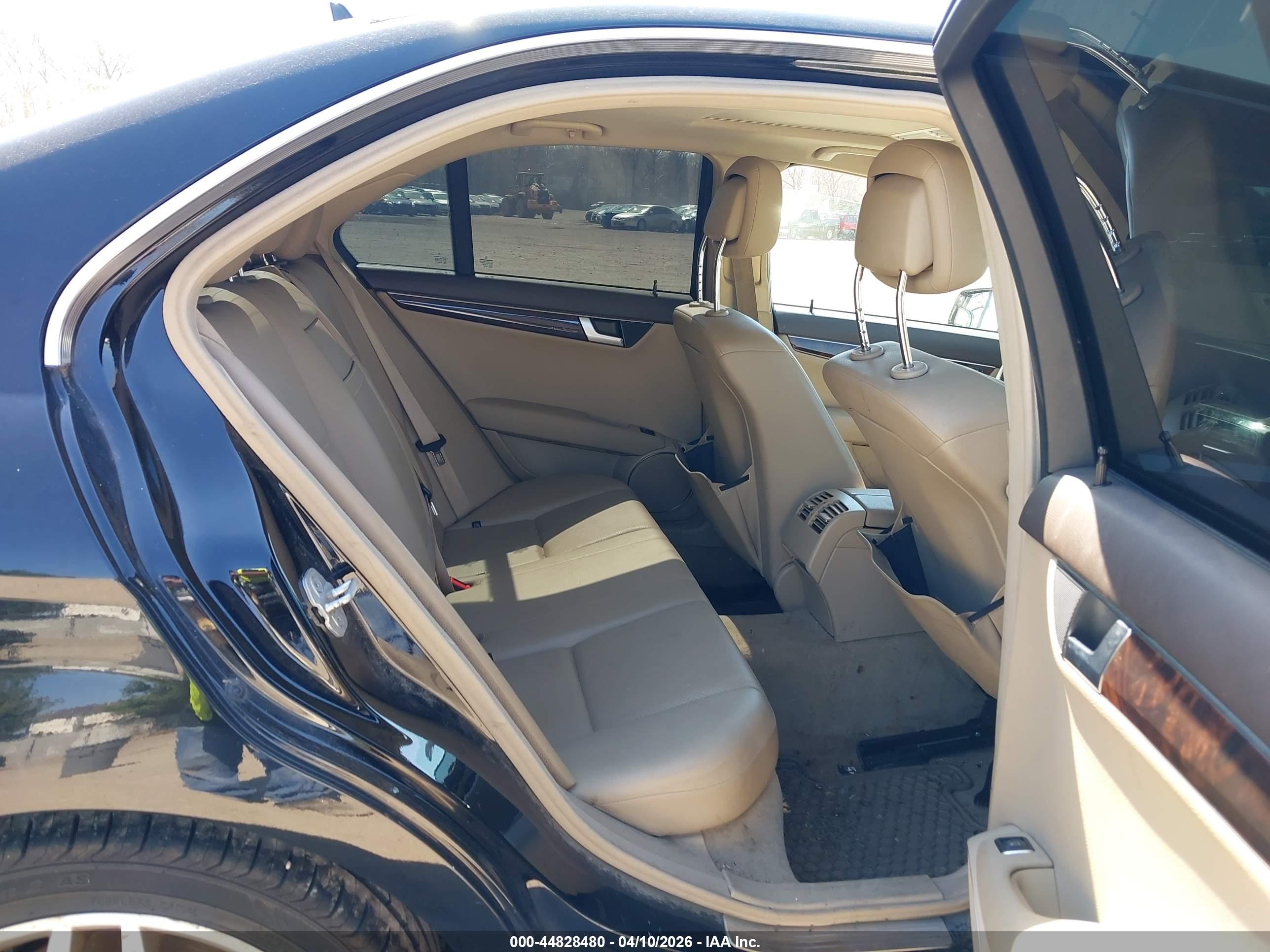 MERCEDES-BENZ C image 8