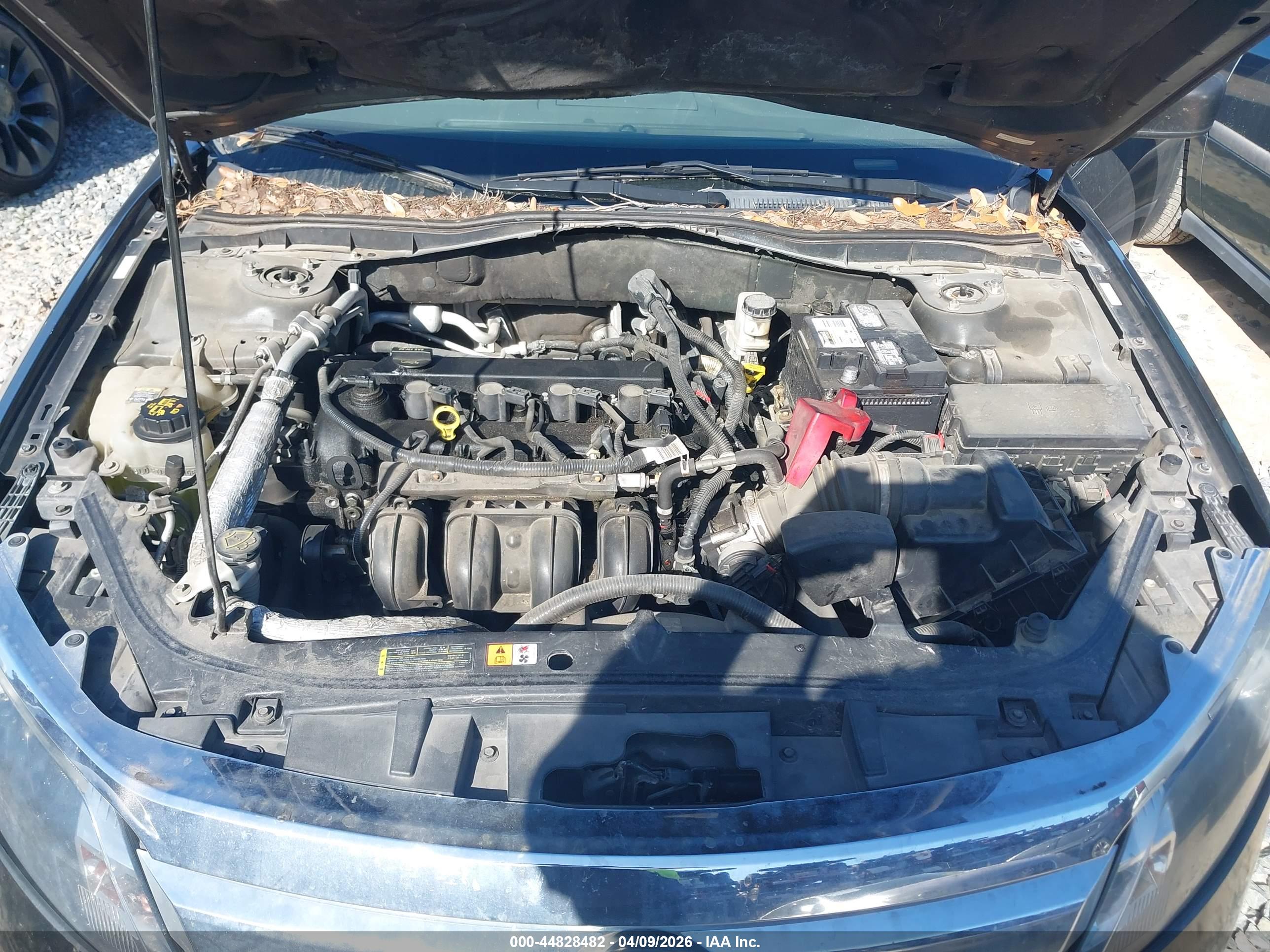 FORD FUSION image 10