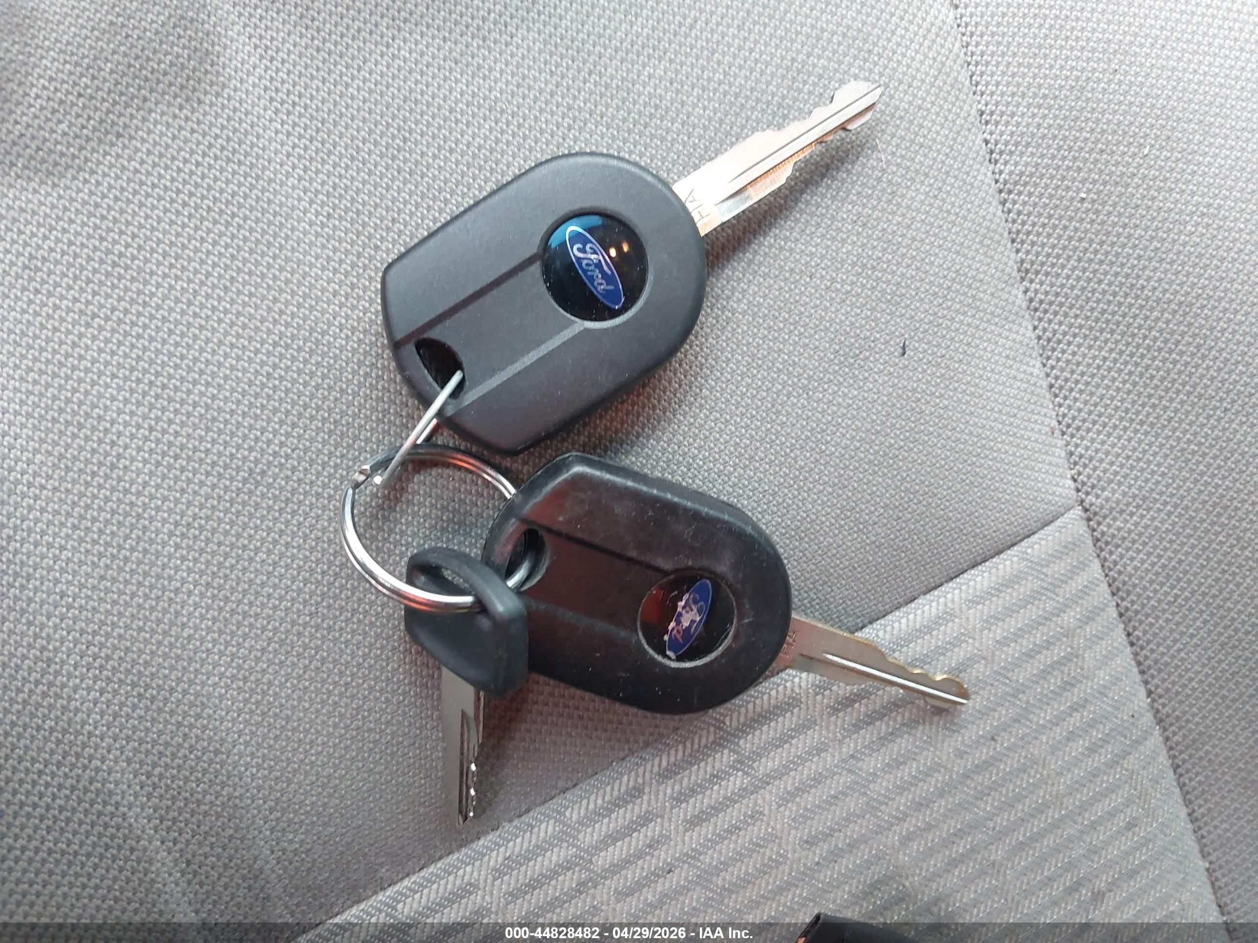 FORD FUSION image 11