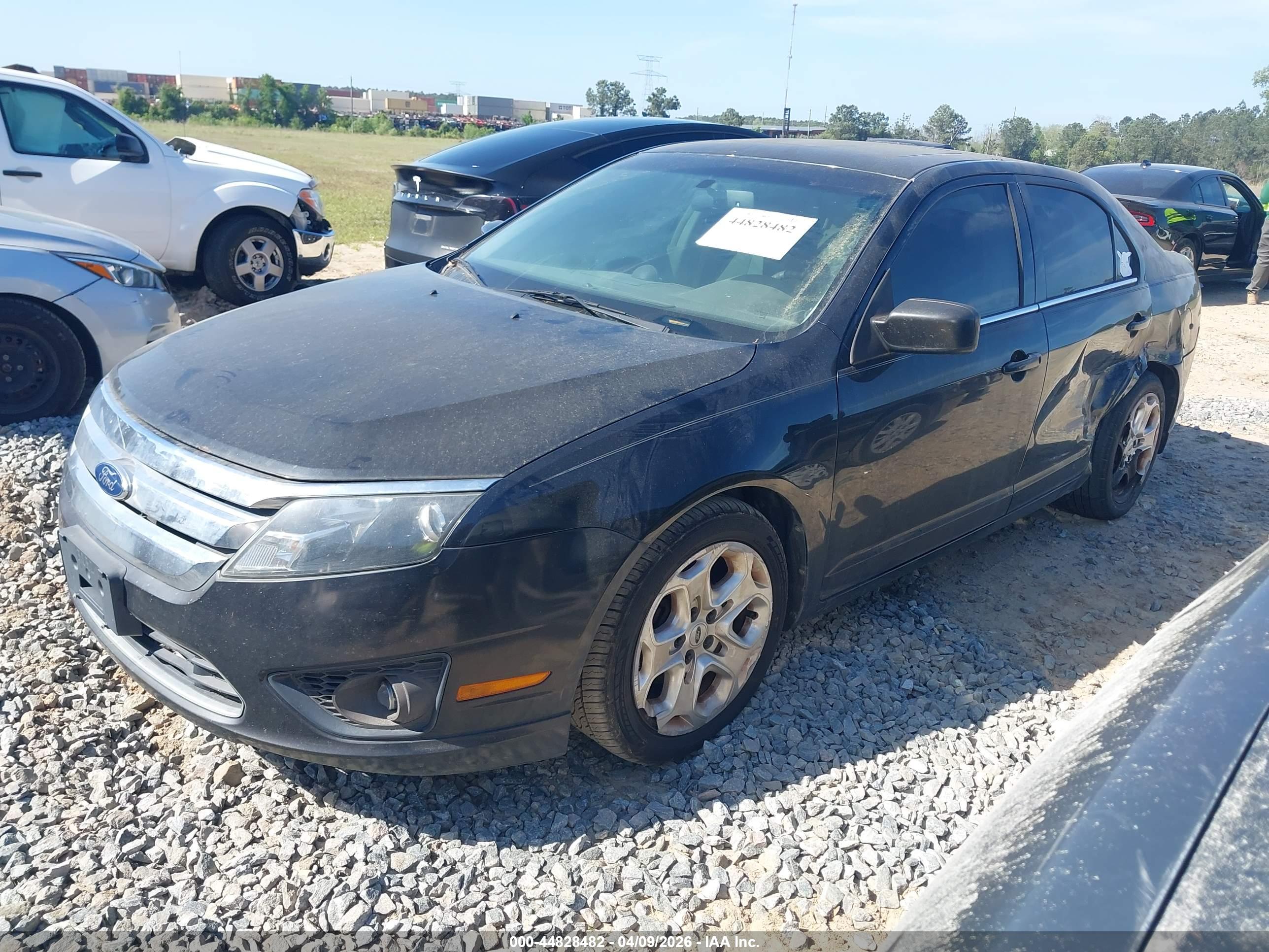 FORD FUSION image 2