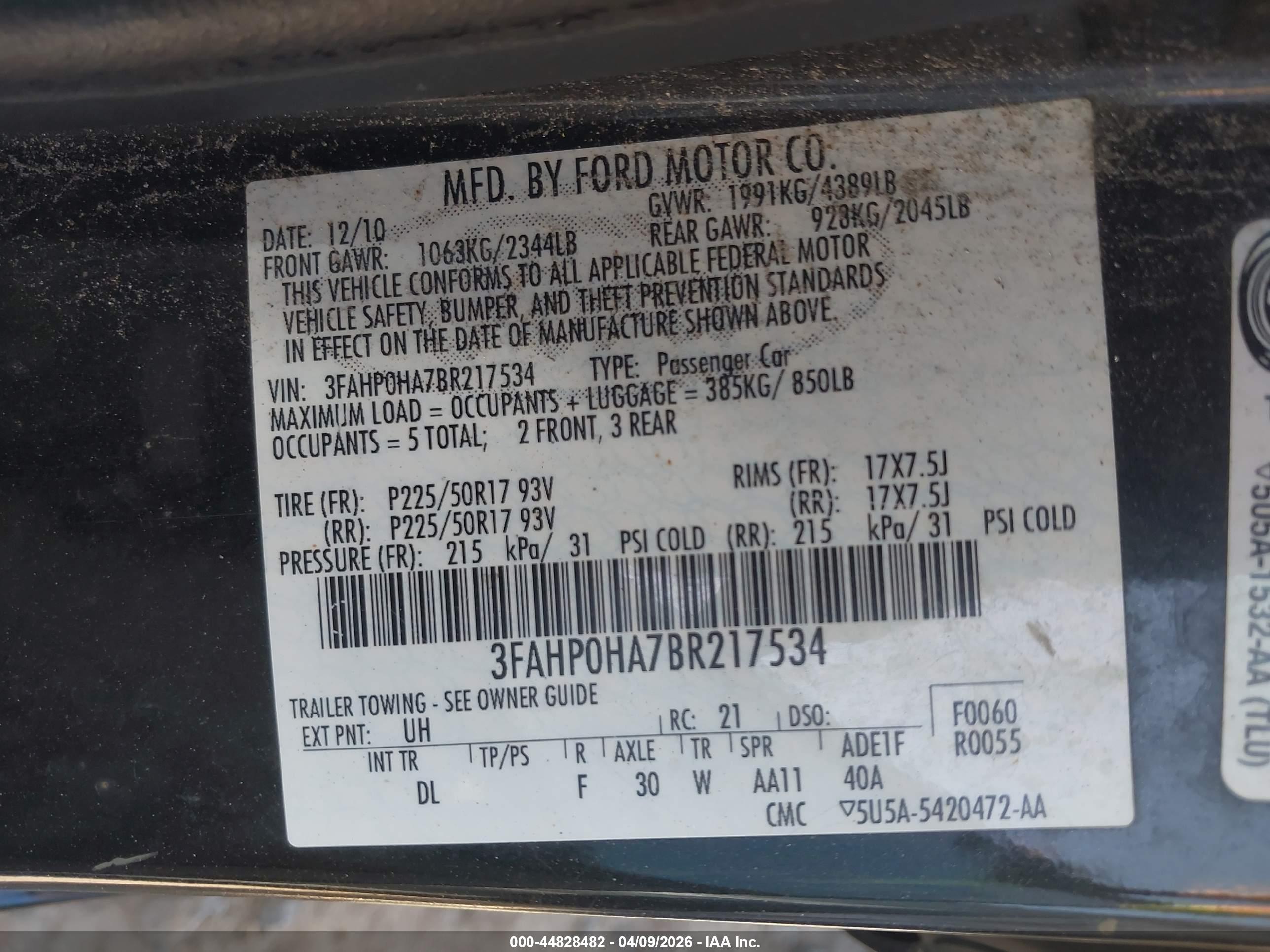 FORD FUSION image 9