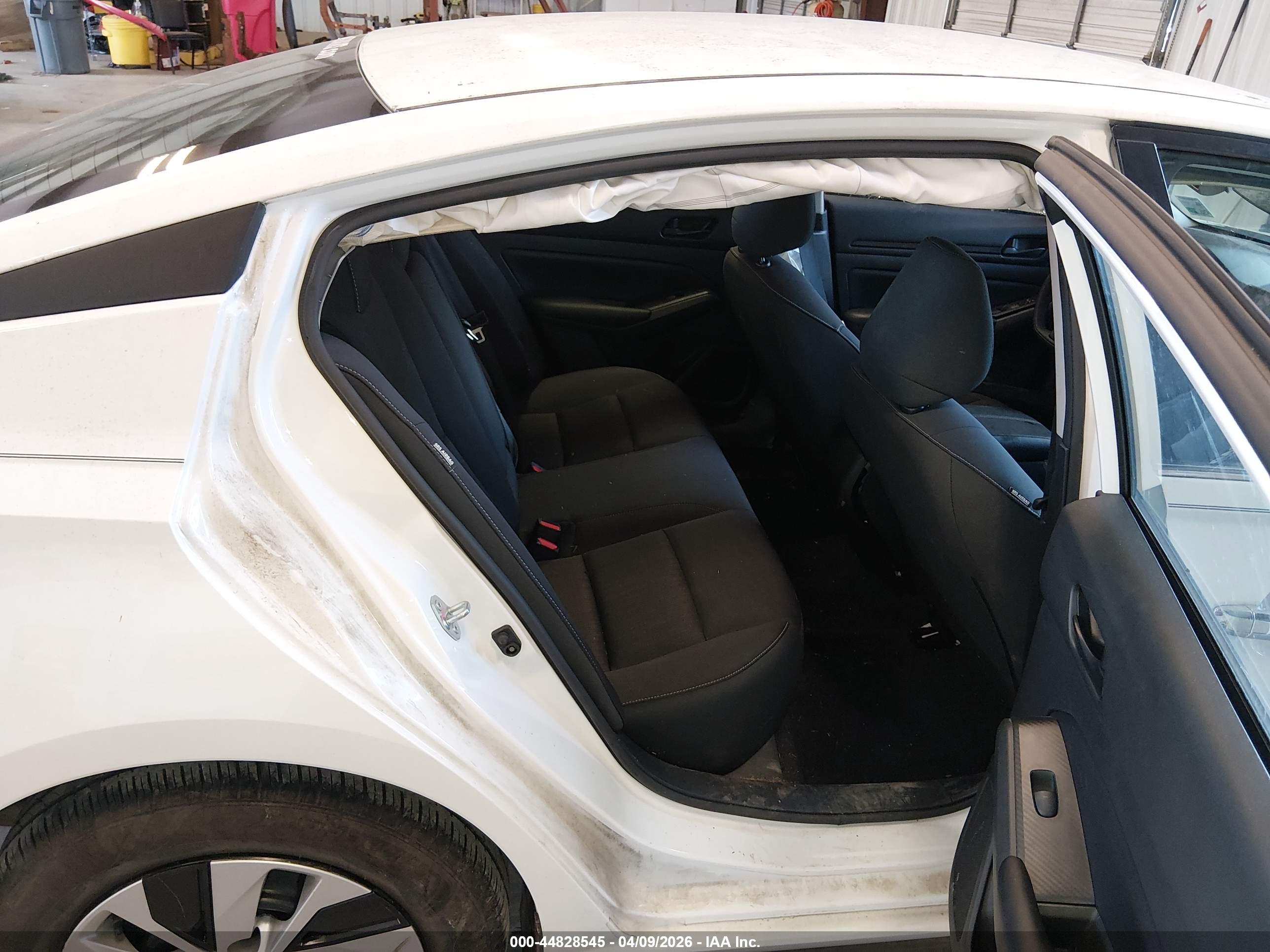 NISSAN ALTIMA image 8