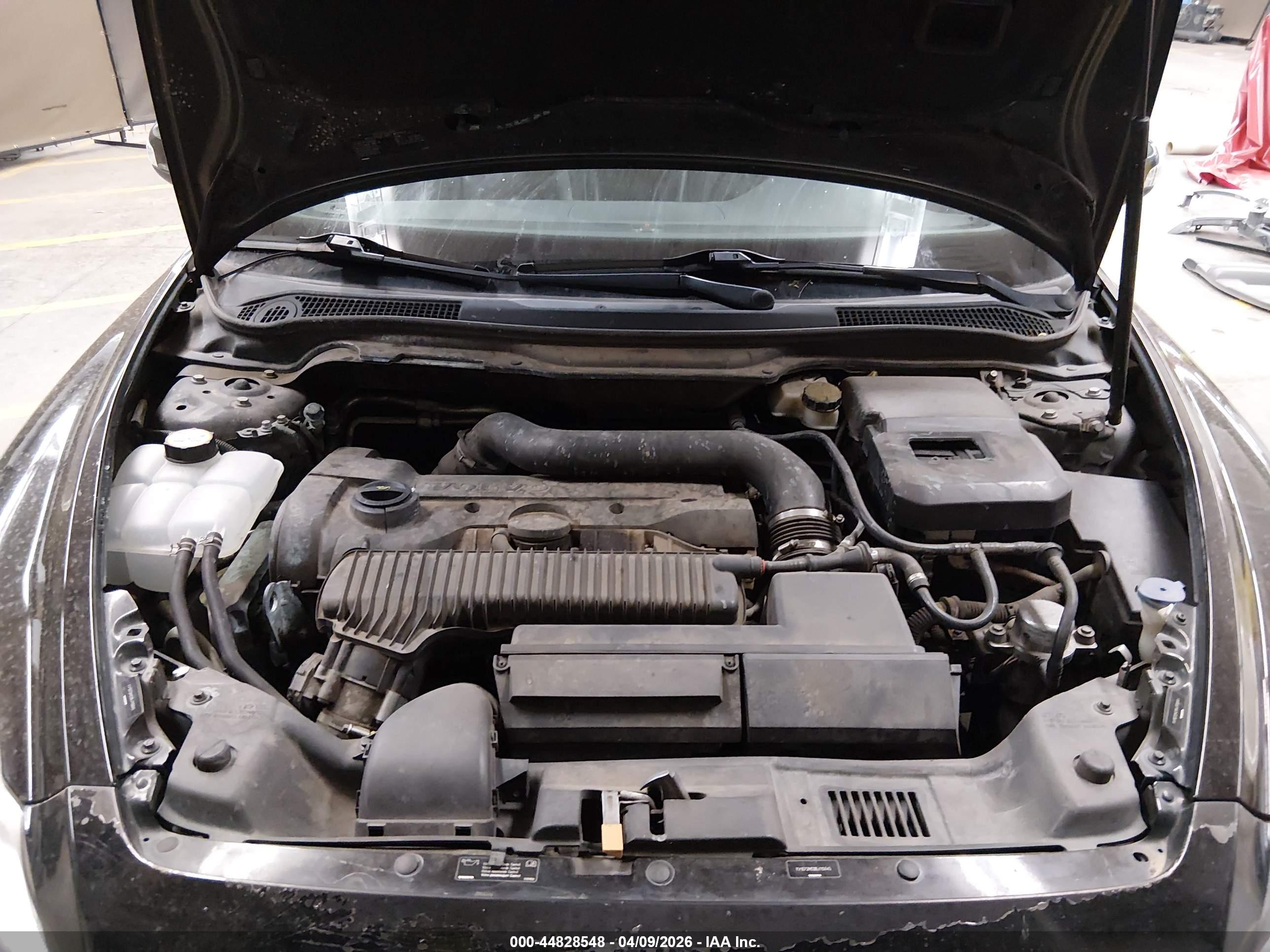 VOLVO C70 image 10