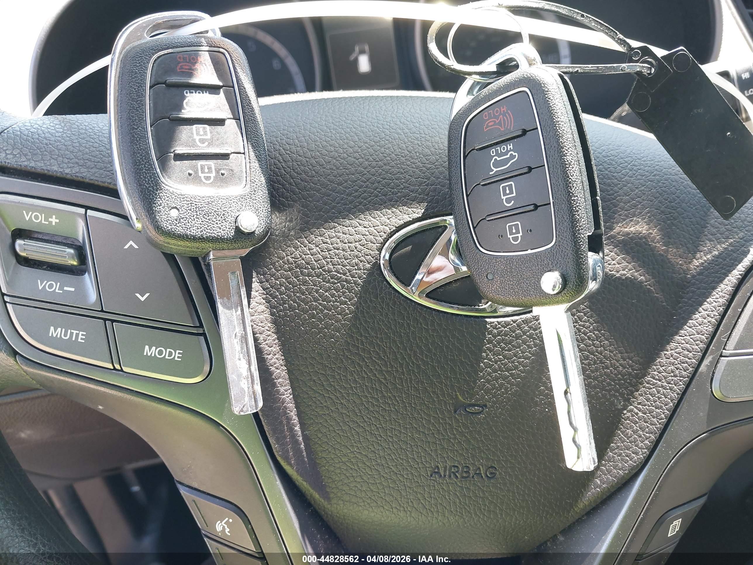 HYUNDAI SANTA image 11