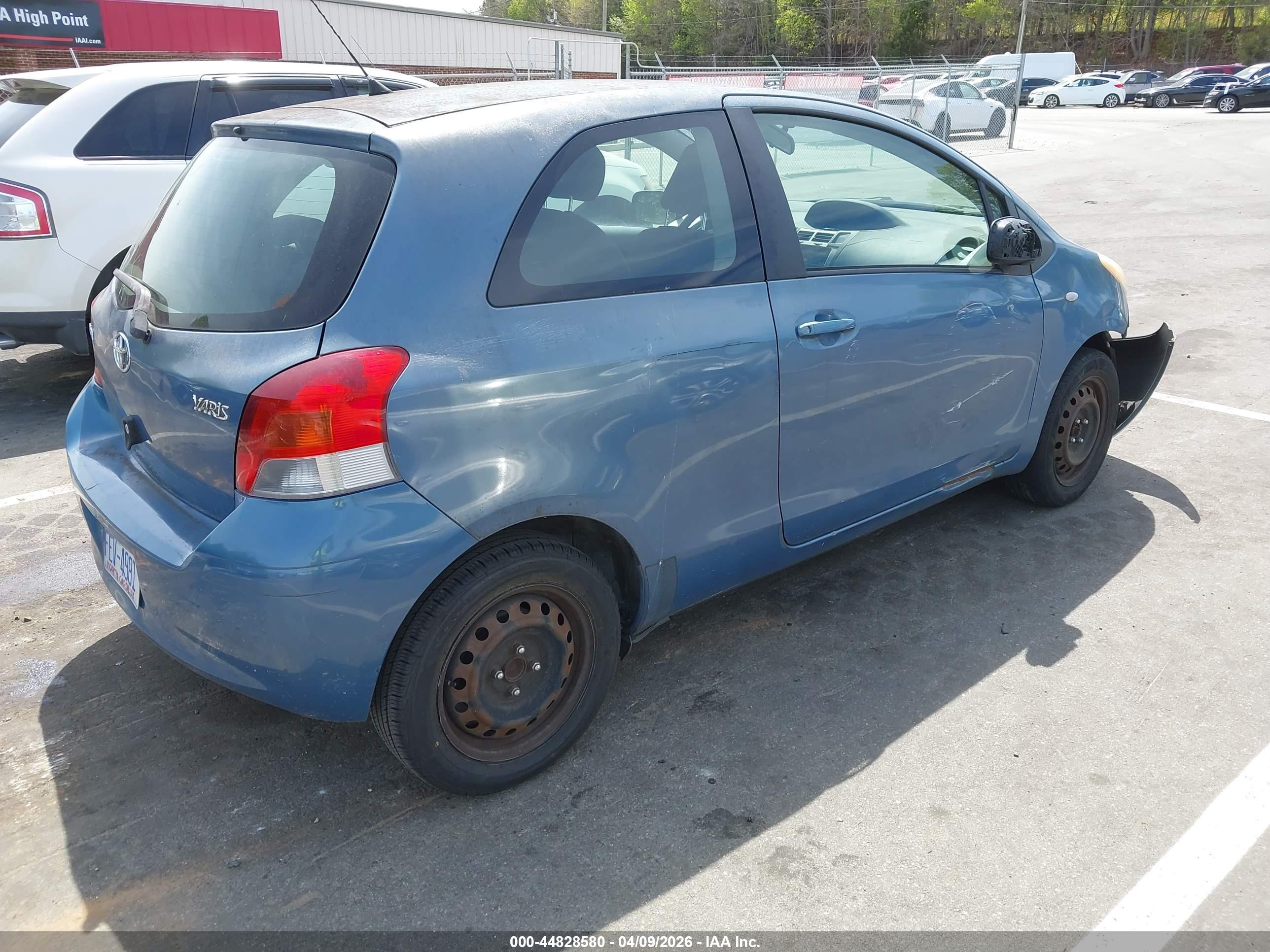 TOYOTA YARIS image 4