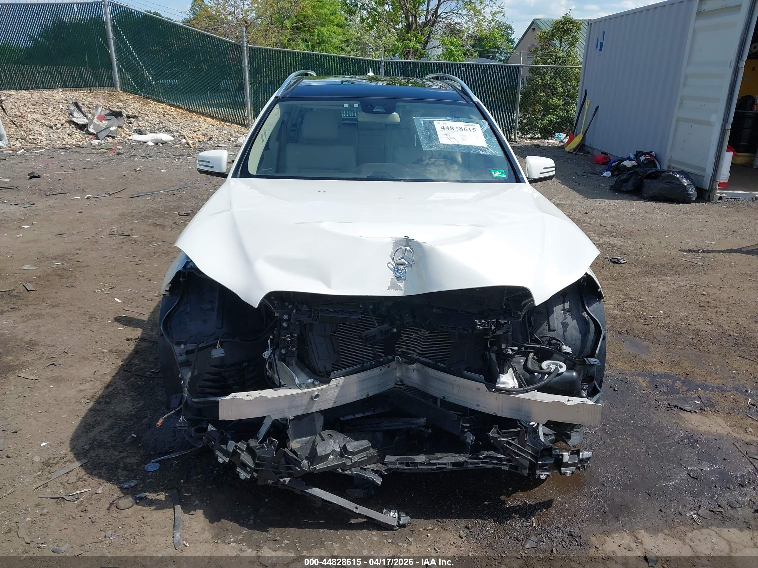 MERCEDES-BENZ E image 6
