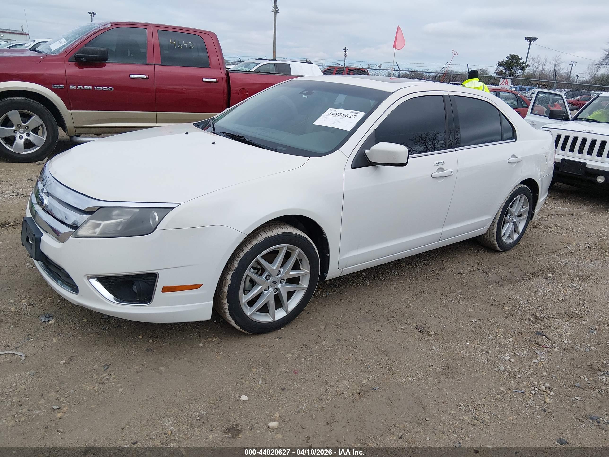 FORD FUSION image 2
