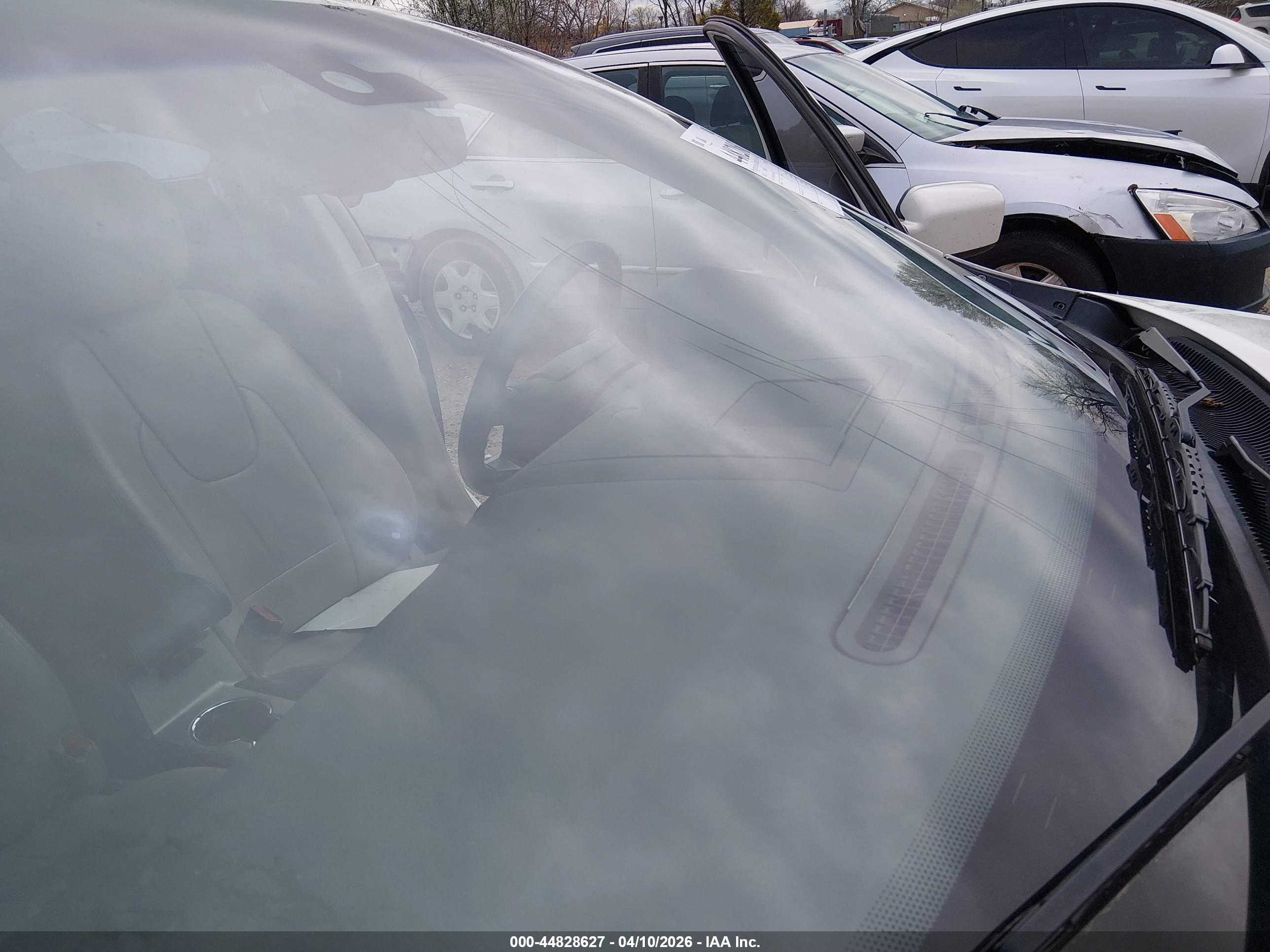 FORD FUSION image 6
