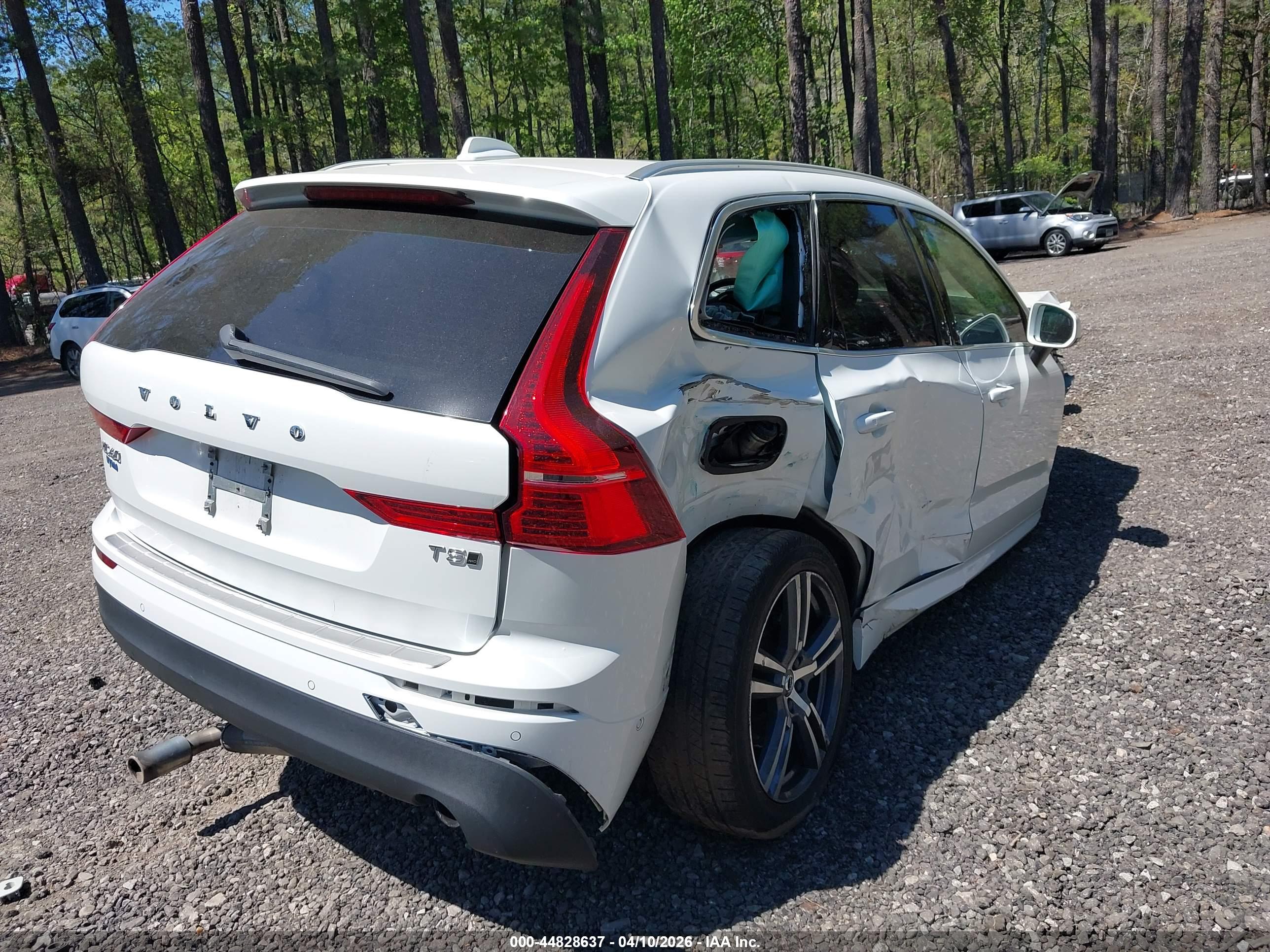 VOLVO XC60 image 4