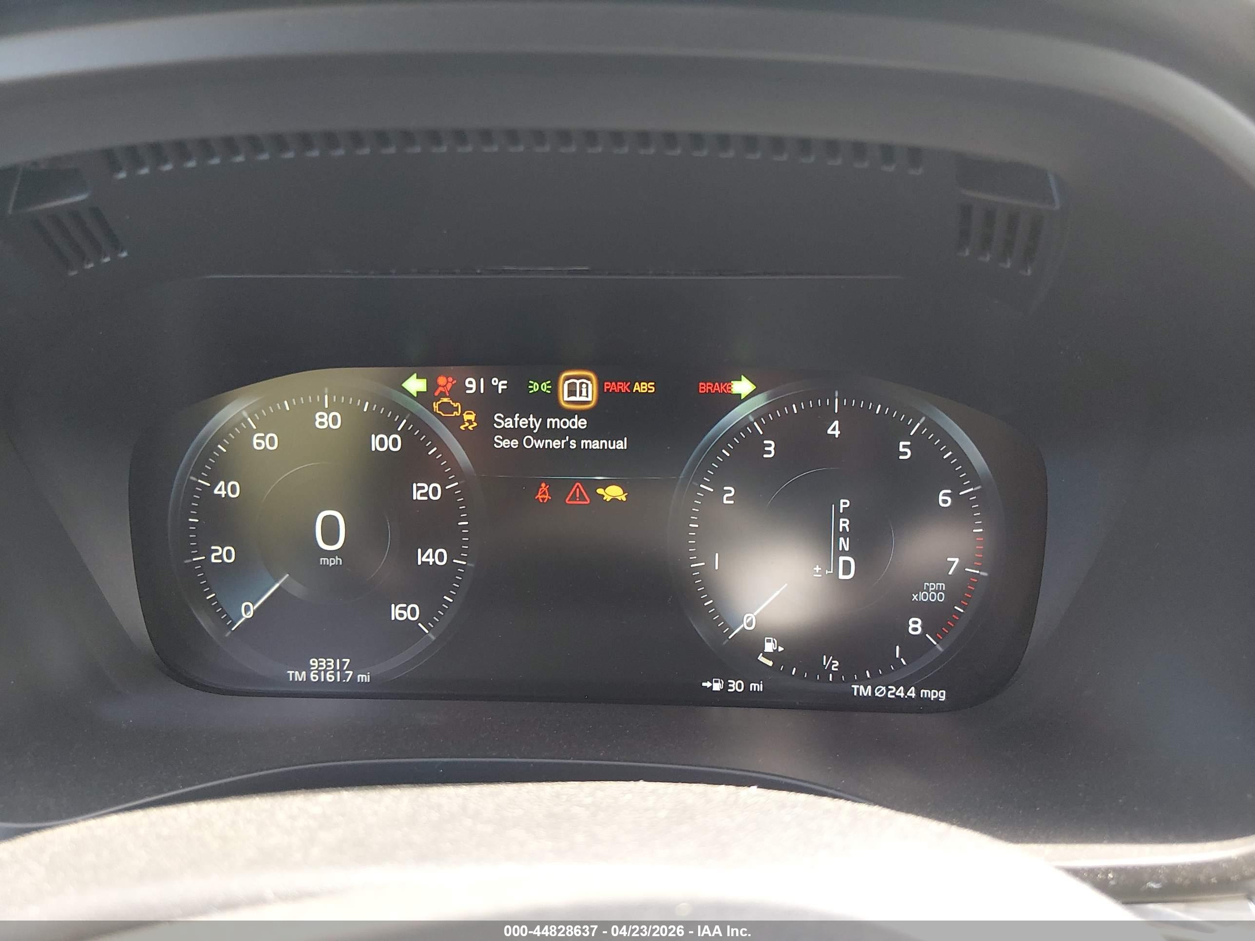 VOLVO XC60 image 7