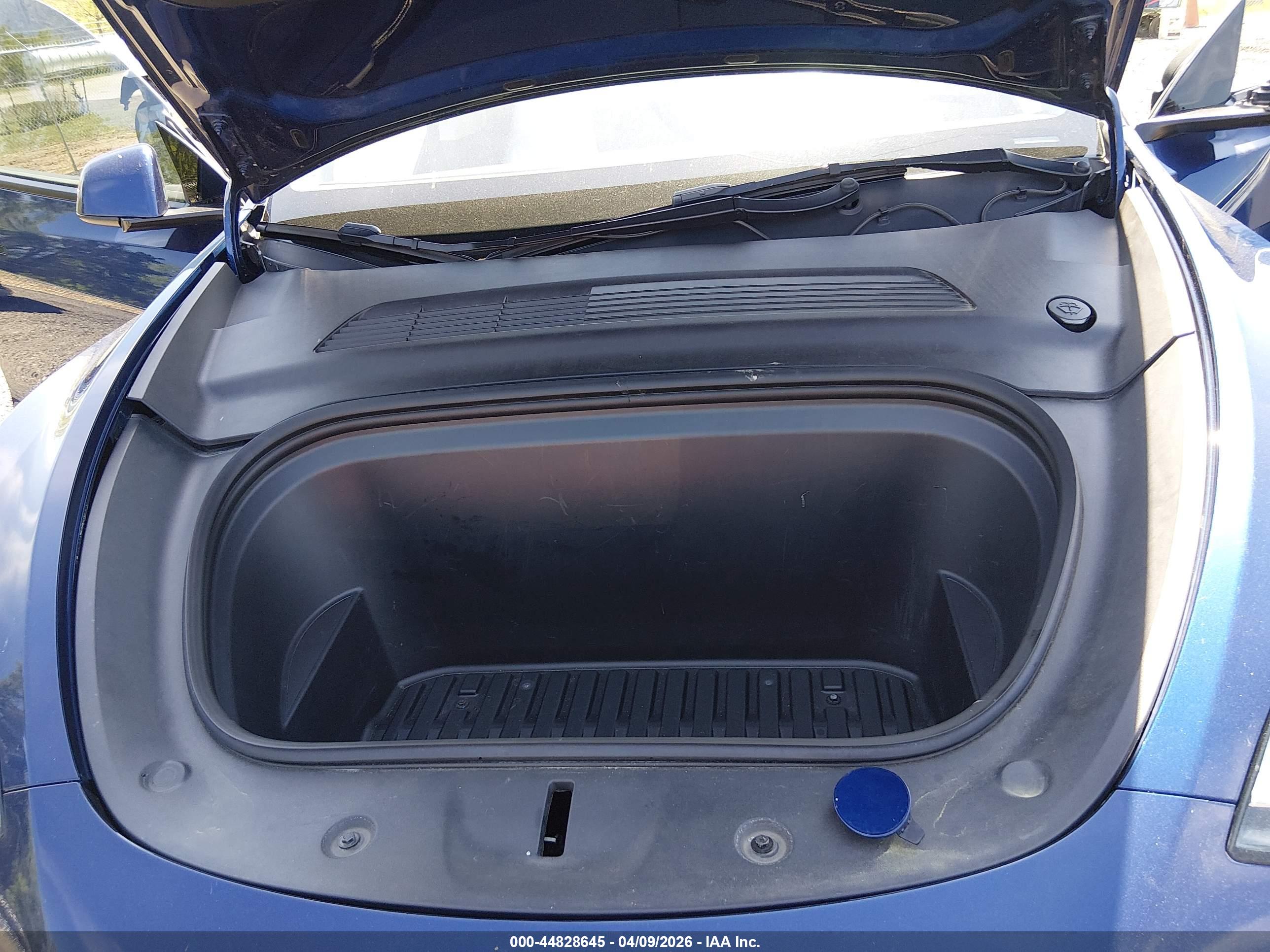 TESLA MODEL image 10